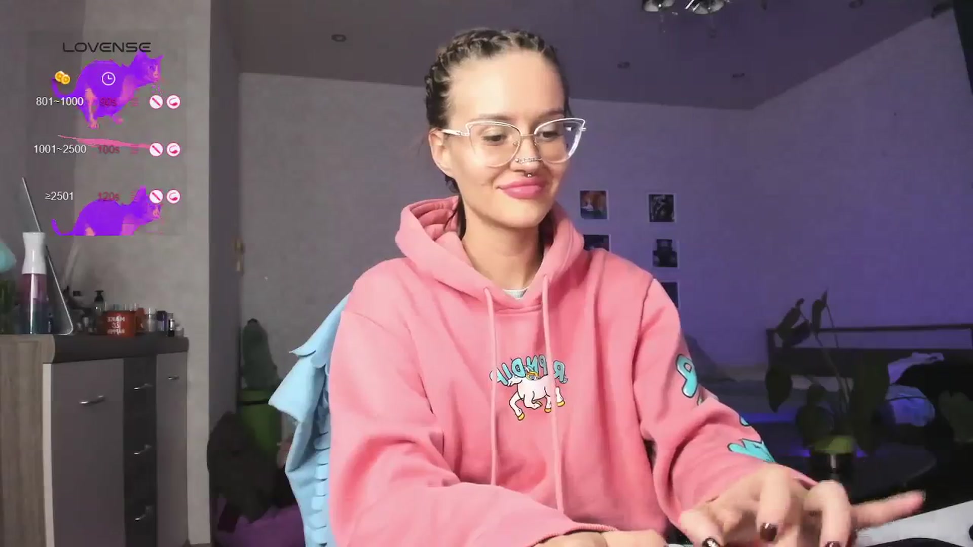 Gallery image thumbnail from CHLOE_mmm's myfreecams stream on, 09/27/2023, 16:00 image 12 of 20