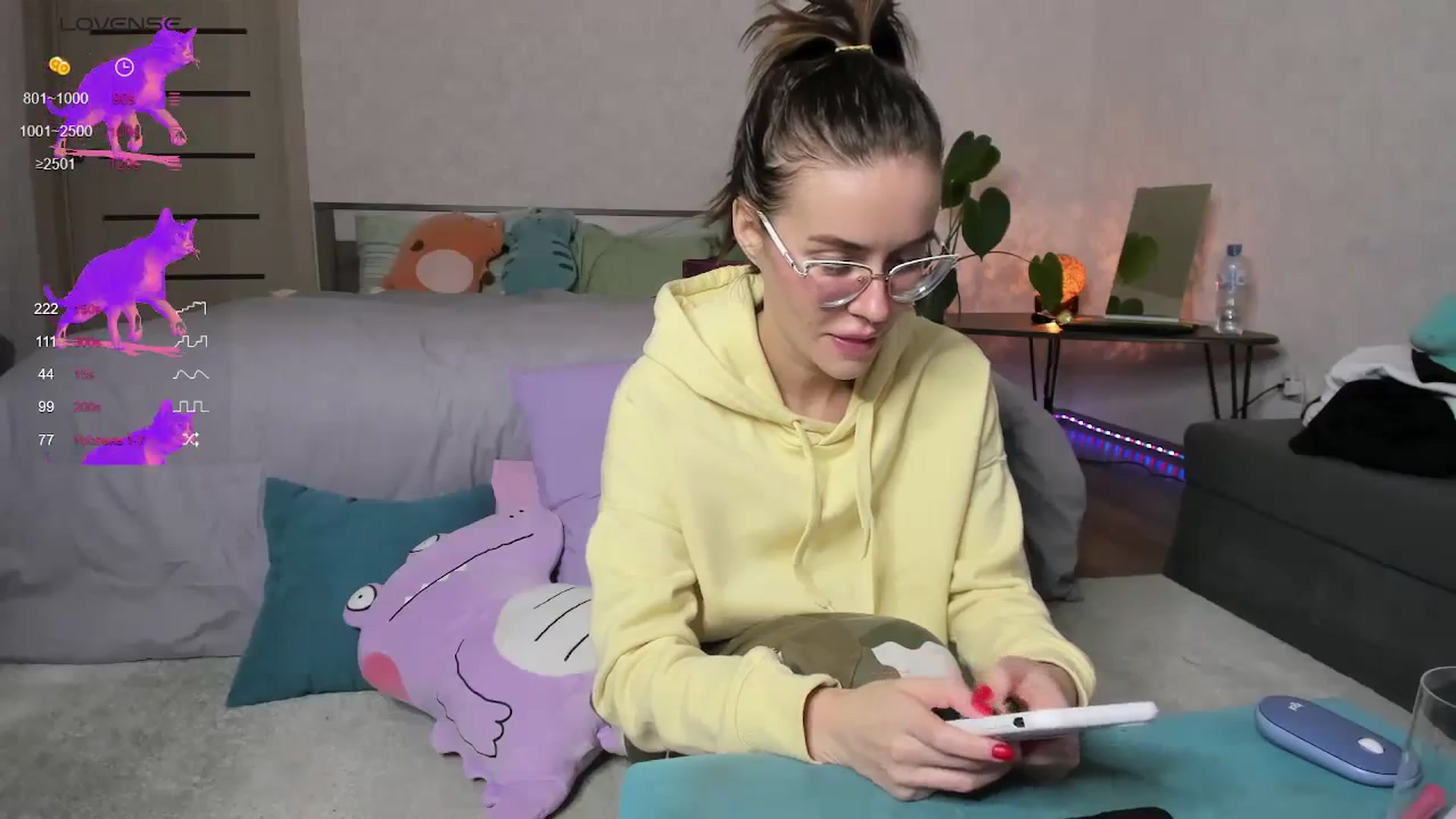 Gallery image thumbnail from CHLOE_mmm's myfreecams stream on, 11/17/2023, 16:20 image 20 of 20