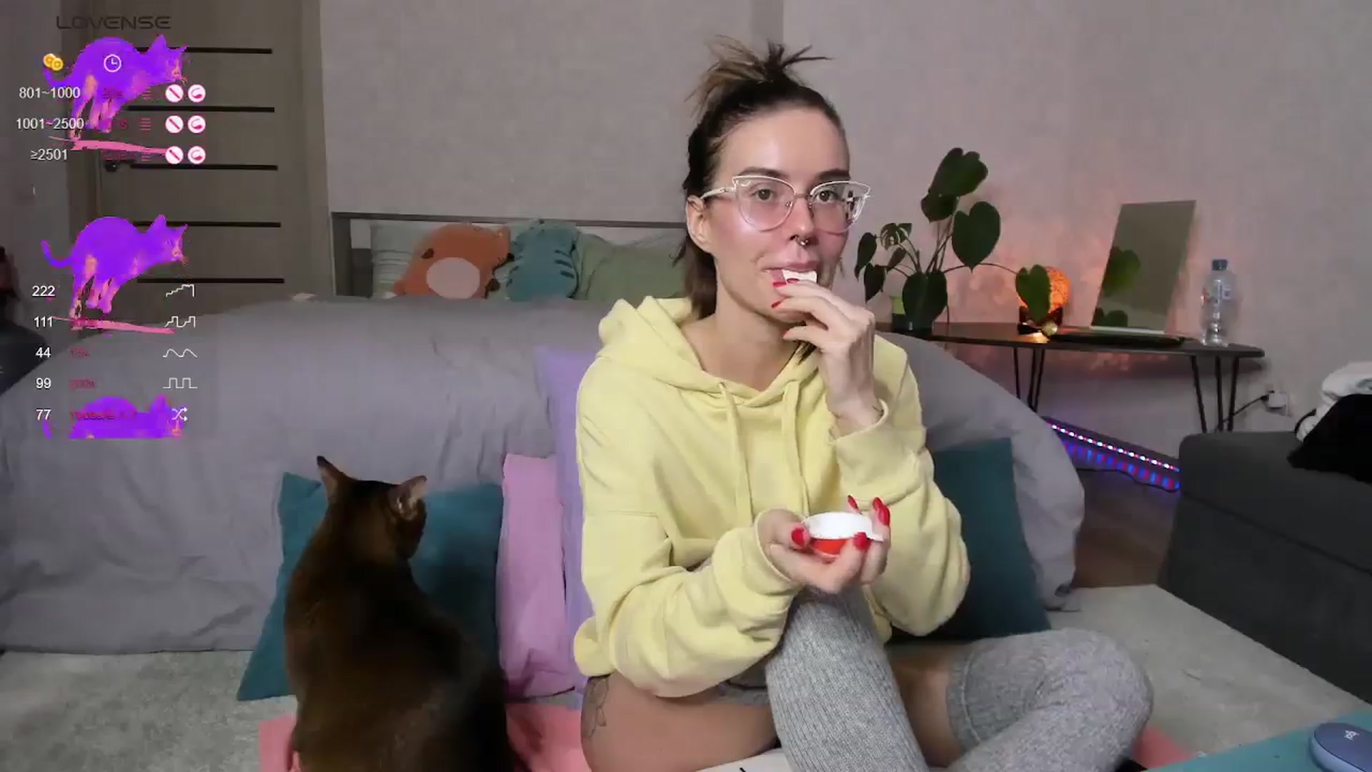 Gallery image thumbnail from CHLOE_mmm's myfreecams stream on, 11/17/2023, 16:20 image 17 of 20
