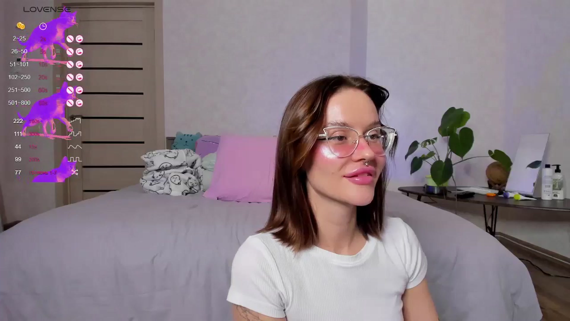 Gallery image thumbnail from CHLOE_mmm's myfreecams stream on, 11/22/2023, 15:35 image 8 of 20