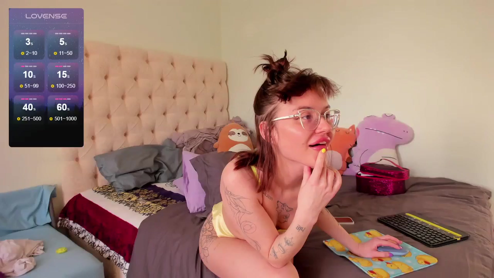 Gallery image thumbnail from CHLOE_mmm's myfreecams stream on, 03/12/2024, 14:56 image 19 of 20