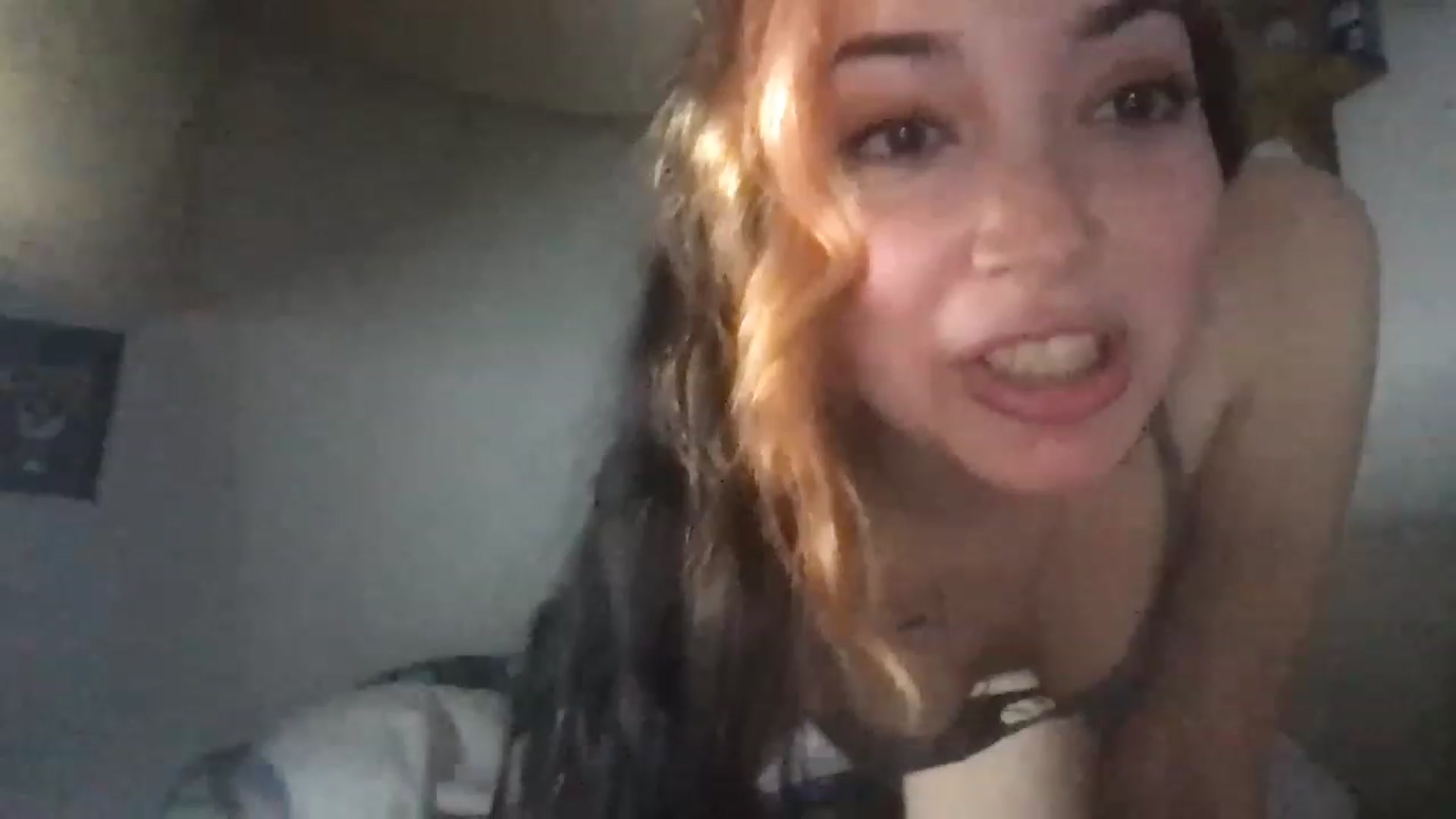 Gallery image thumbnail from CHRISTINUHM's myfreecams stream on, 01/03/2023, 24:55 image 5 of 20