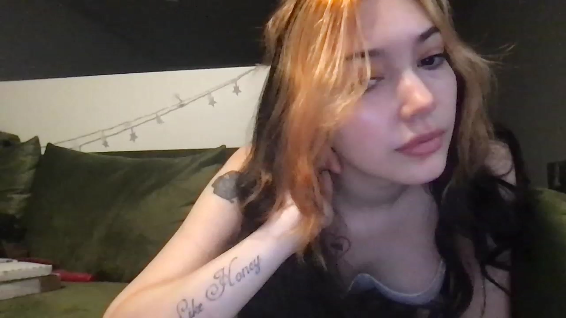 Gallery image thumbnail from CHRISTINUHM's myfreecams stream on, 01/11/2023, 01:35 image 17 of 20