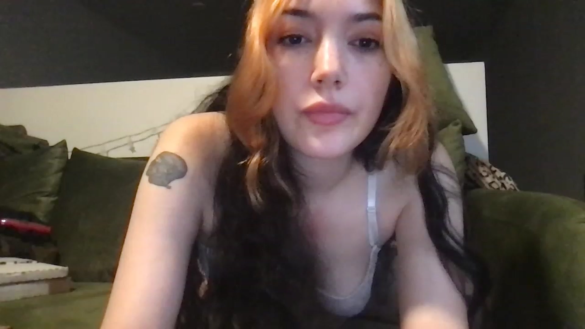 Gallery image thumbnail from CHRISTINUHM's myfreecams stream on, 01/11/2023, 02:04 image 11 of 20