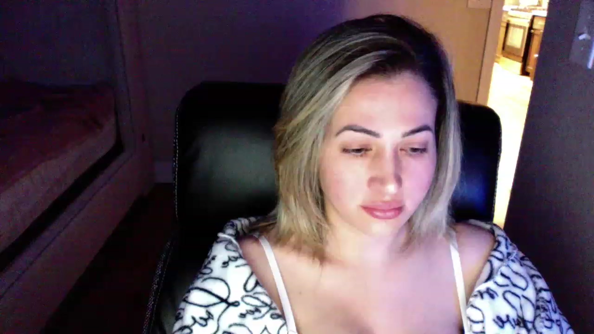 Gallery image thumbnail from CLARABENE's myfreecams stream on, 11/16/2022, 07:52 image 17 of 20