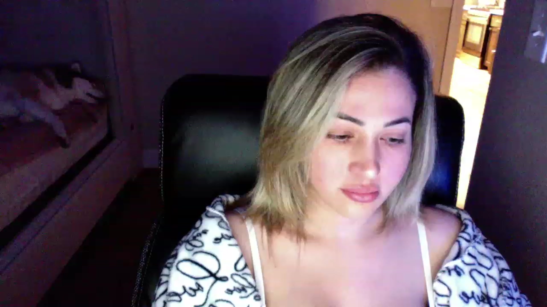 Gallery image thumbnail from CLARABENE's myfreecams stream on, 11/16/2022, 07:52 image 13 of 20