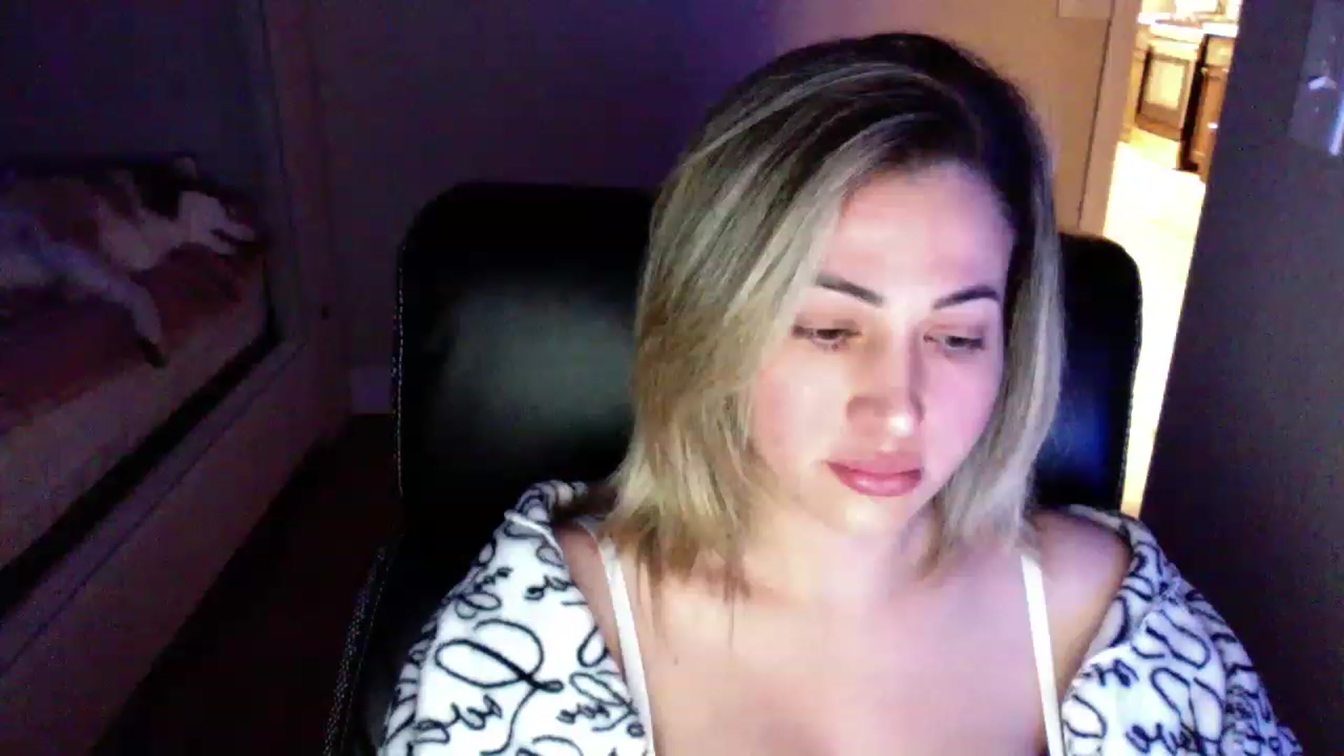 Gallery image thumbnail from CLARABENE's myfreecams stream on, 11/16/2022, 07:52 image 15 of 20