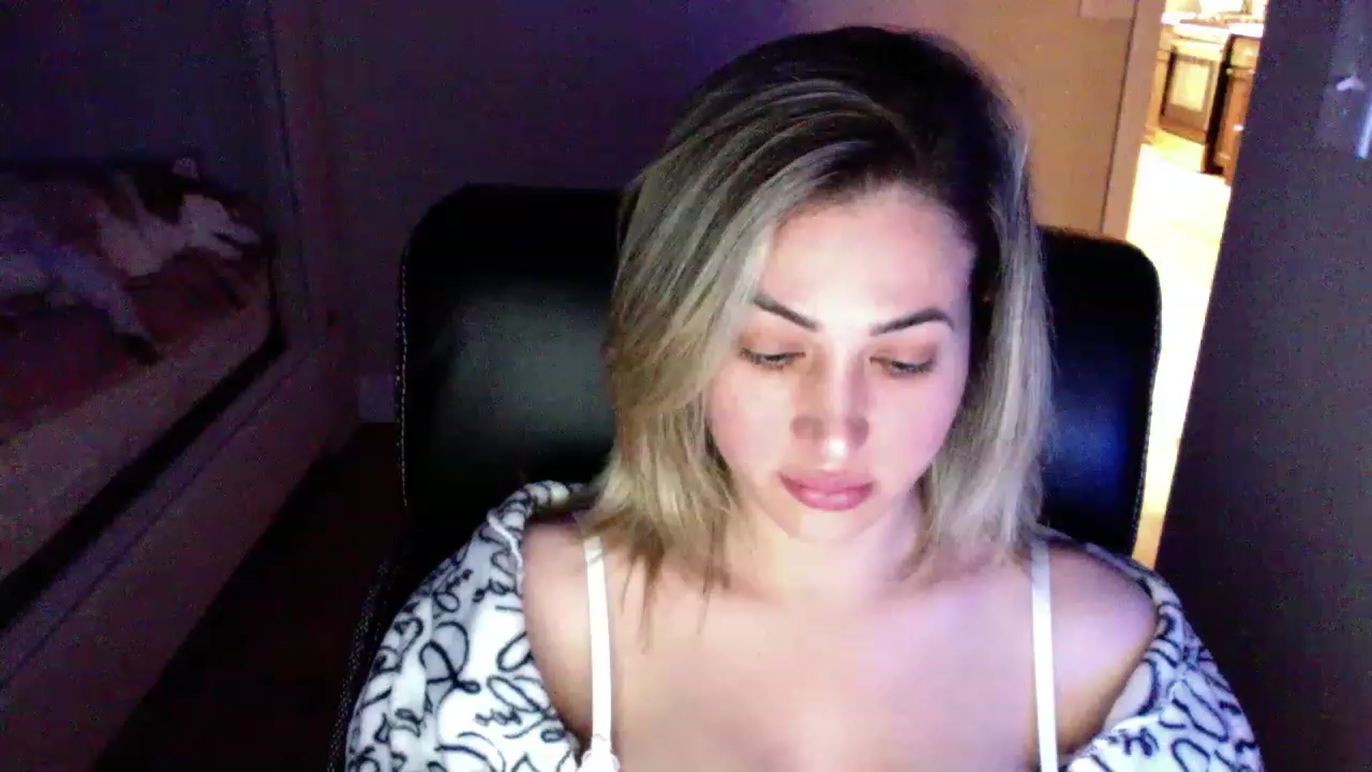 Gallery image thumbnail from CLARABENE's myfreecams stream on, 11/16/2022, 07:52 image 10 of 20