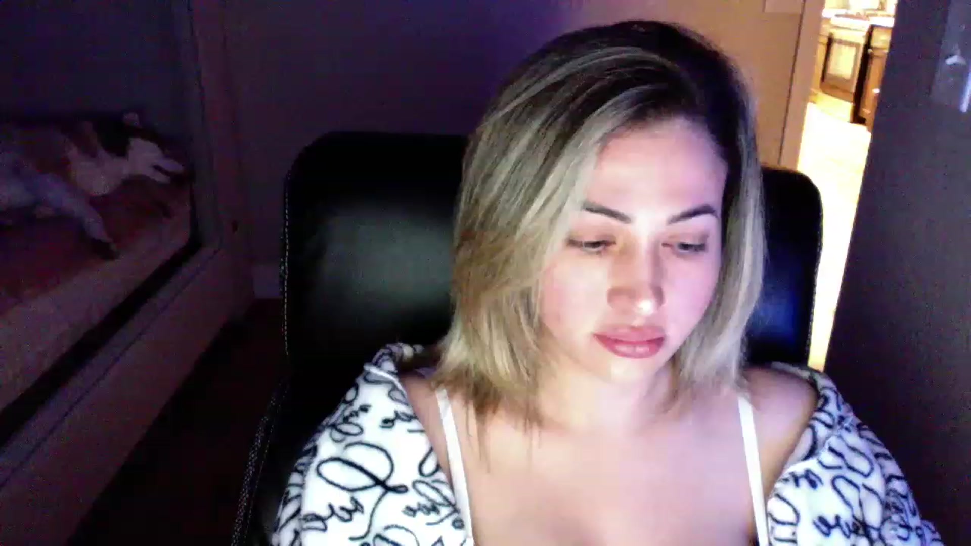 Gallery image thumbnail from CLARABENE's myfreecams stream on, 11/16/2022, 07:52 image 11 of 20