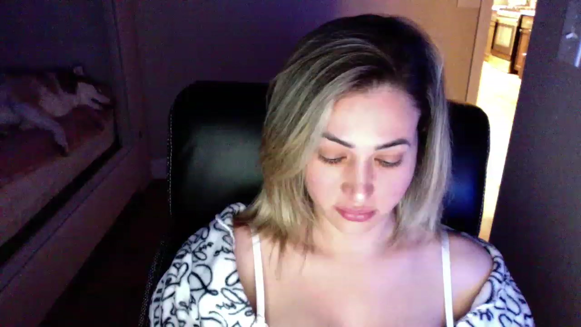Gallery image thumbnail from CLARABENE's myfreecams stream on, 11/16/2022, 07:52 image 9 of 20