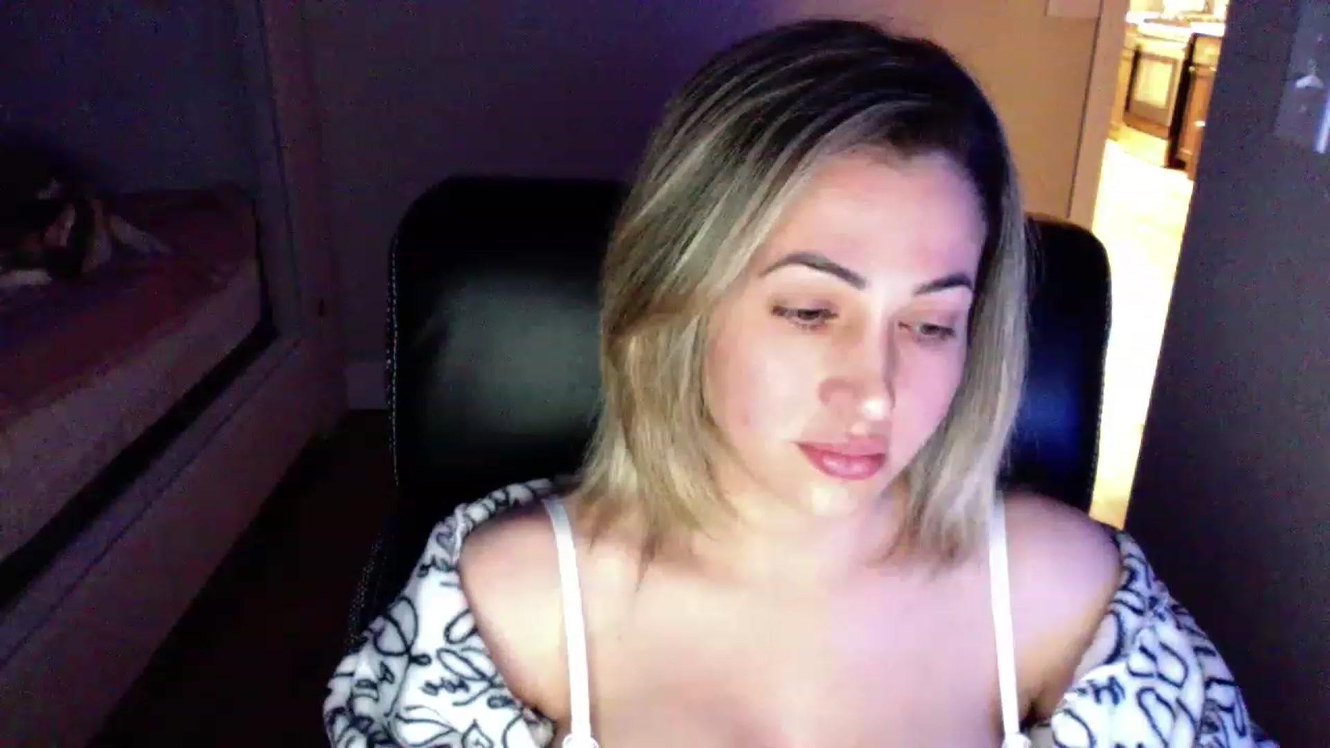 Gallery image thumbnail from CLARABENE's myfreecams stream on, 11/16/2022, 07:52 image 2 of 20