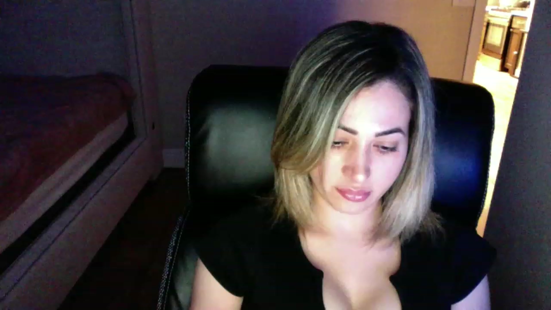 Gallery image thumbnail from CLARABENE's myfreecams stream on, 11/17/2022, 02:14 image 11 of 20