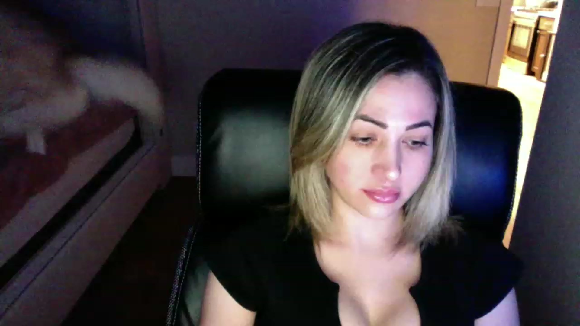 Gallery image thumbnail from CLARABENE's myfreecams stream on, 11/17/2022, 02:14 image 14 of 20