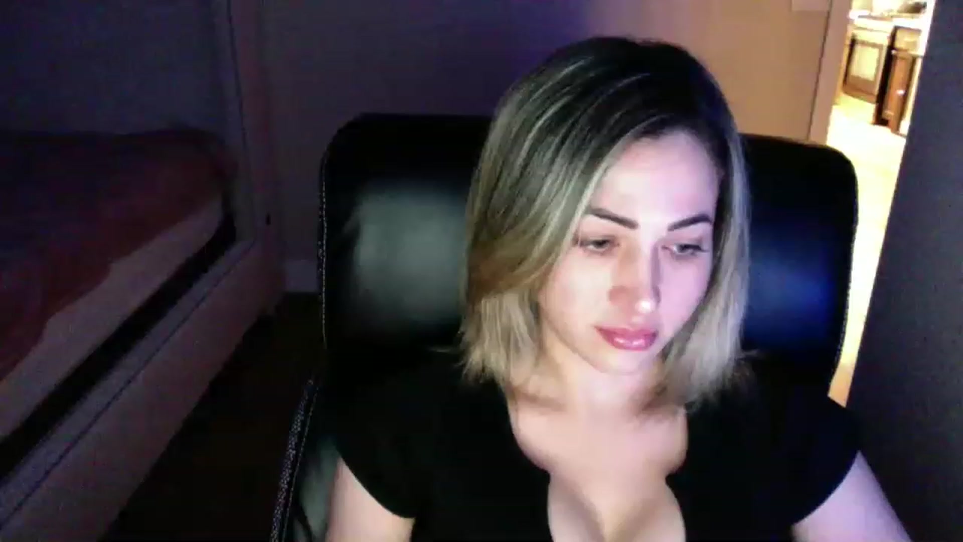 Gallery image thumbnail from CLARABENE's myfreecams stream on, 11/17/2022, 02:14 image 17 of 20