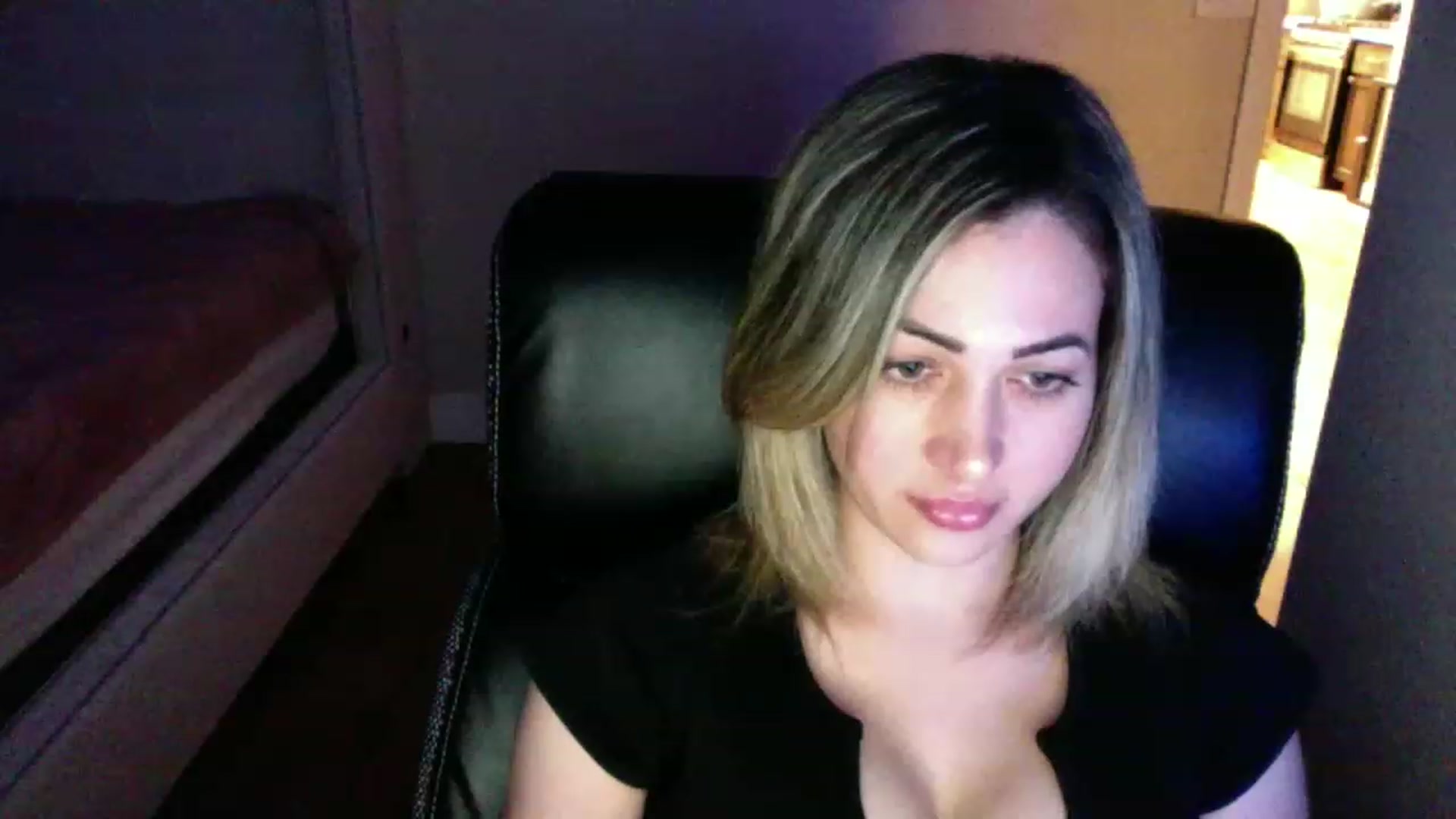 Gallery image thumbnail from CLARABENE's myfreecams stream on, 11/17/2022, 02:14 image 3 of 20