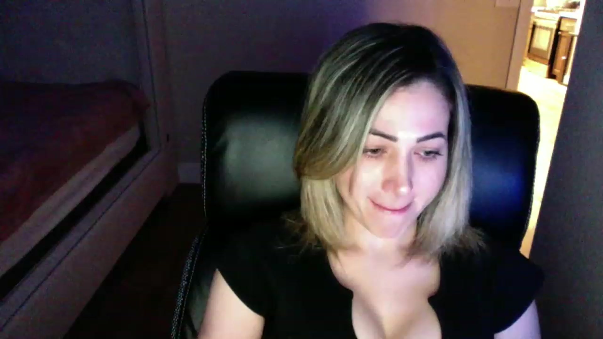Gallery image thumbnail from CLARABENE's myfreecams stream on, 11/17/2022, 02:14 image 4 of 20