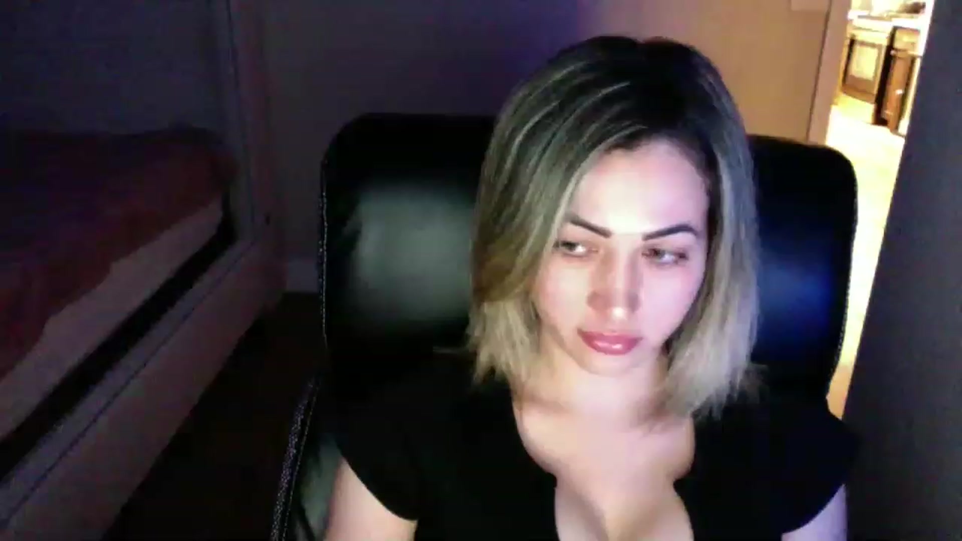 Gallery image thumbnail from CLARABENE's myfreecams stream on, 11/17/2022, 02:14 image 18 of 20