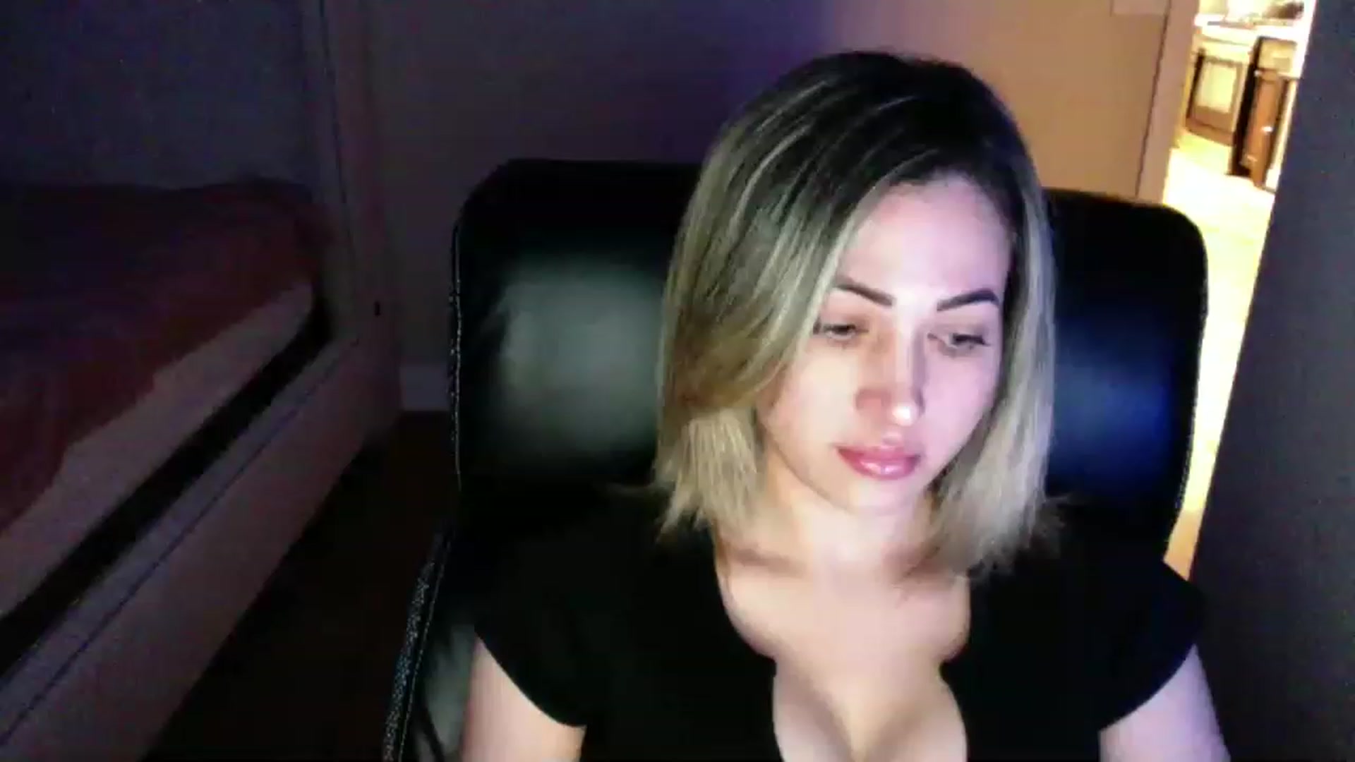 Gallery image thumbnail from CLARABENE's myfreecams stream on, 11/17/2022, 02:14 image 19 of 20