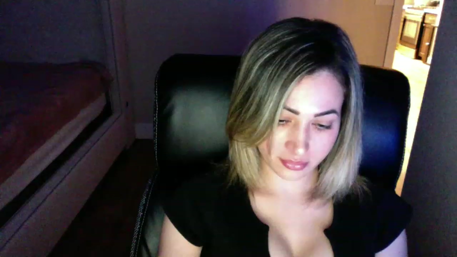 Gallery image thumbnail from CLARABENE's myfreecams stream on, 11/17/2022, 02:14 image 9 of 20