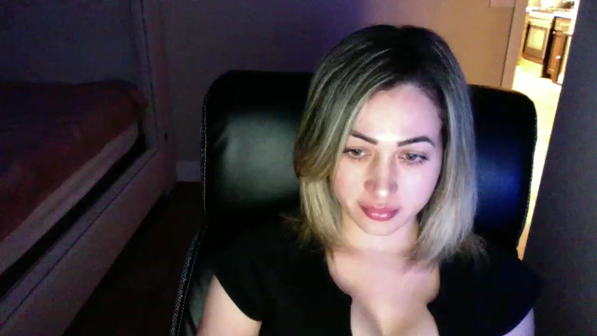 Gallery image thumbnail from CLARABENE's myfreecams stream on, 11/17/2022, 02:14 image 6 of 20