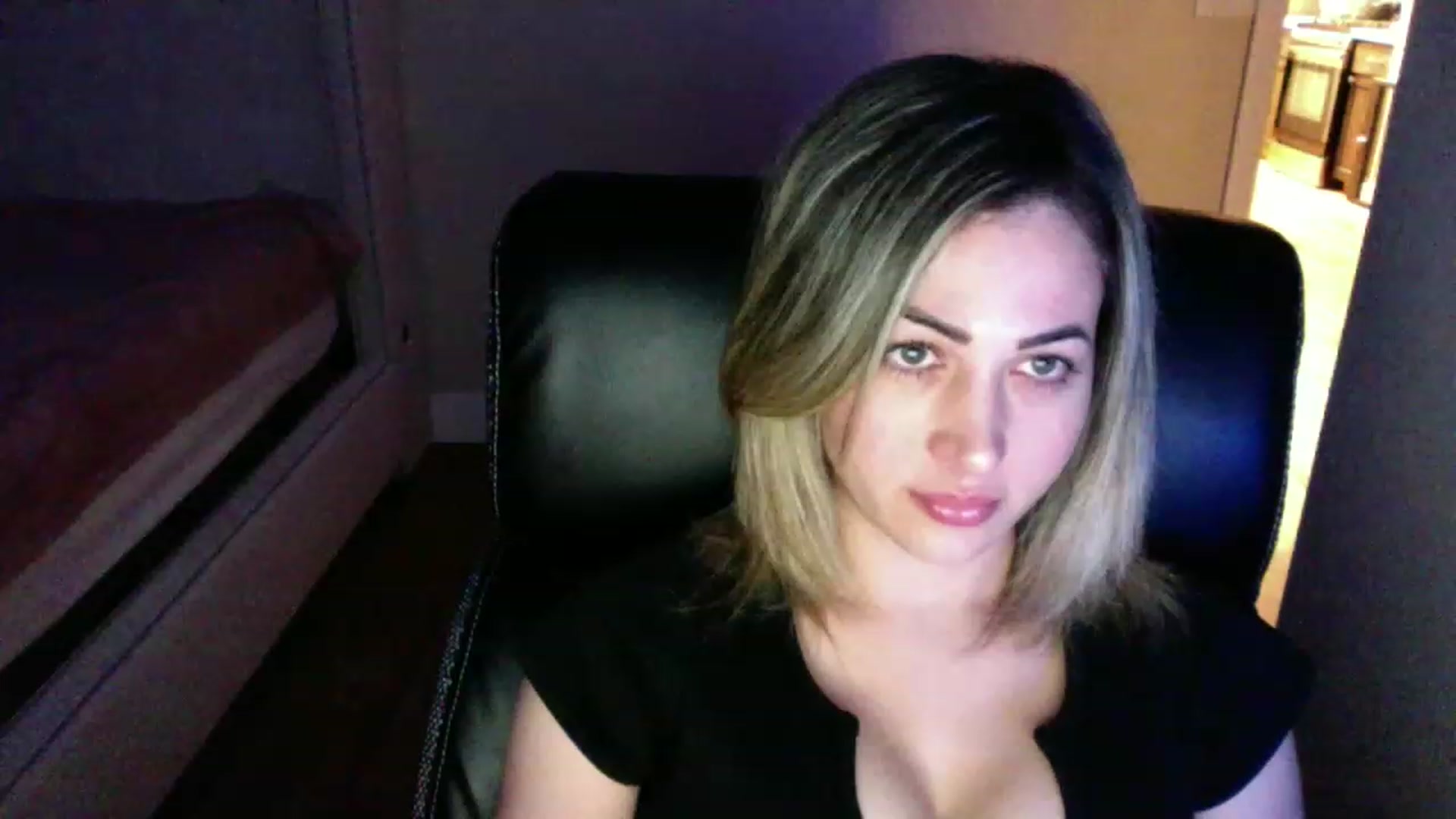 Gallery image thumbnail from CLARABENE's myfreecams stream on, 11/17/2022, 02:14 image 2 of 20