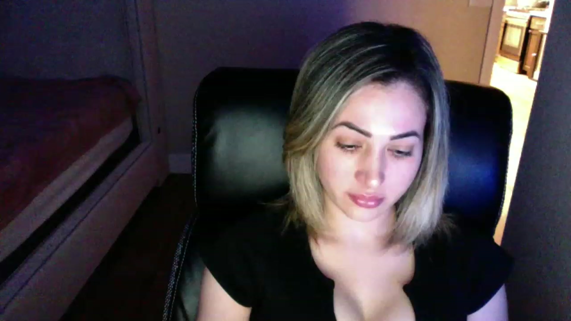 Gallery image thumbnail from CLARABENE's myfreecams stream on, 11/17/2022, 02:14 image 12 of 20