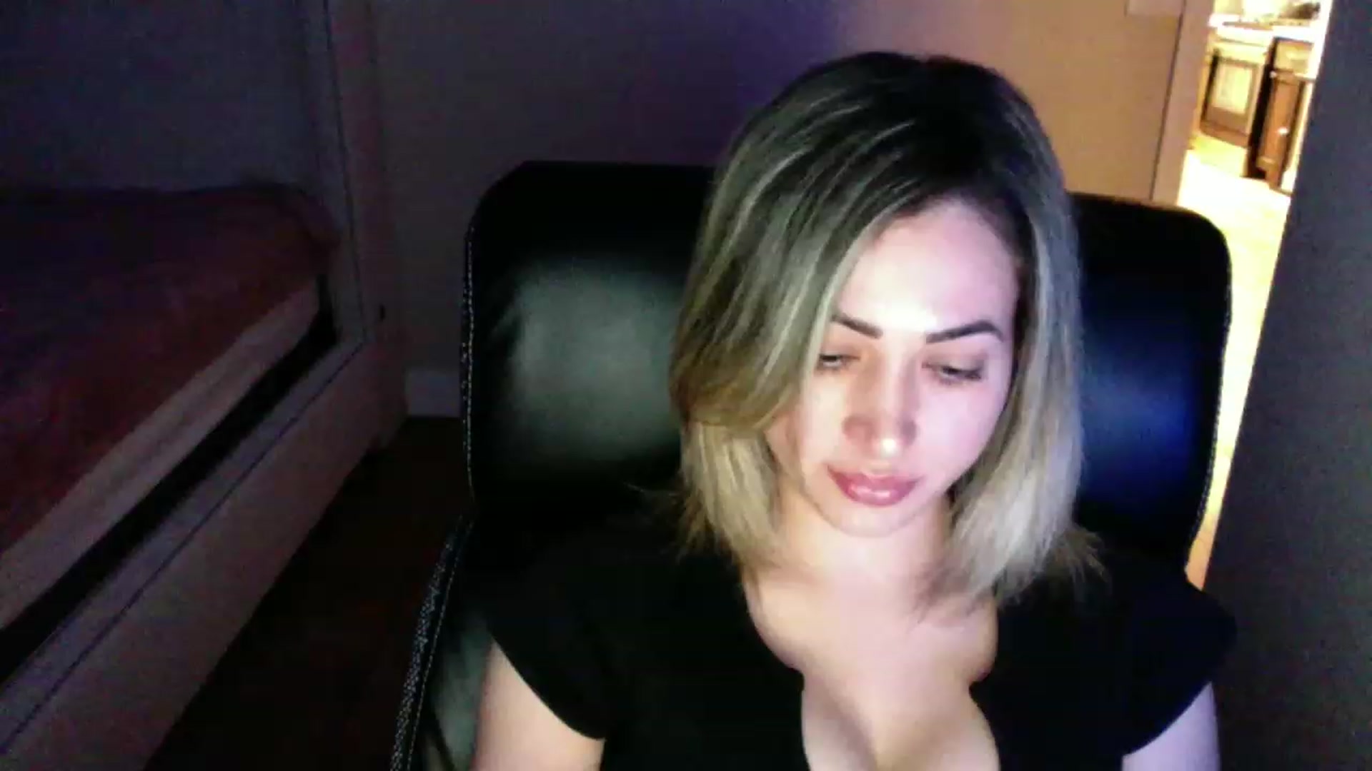 Gallery image thumbnail from CLARABENE's myfreecams stream on, 11/17/2022, 02:14 image 10 of 20