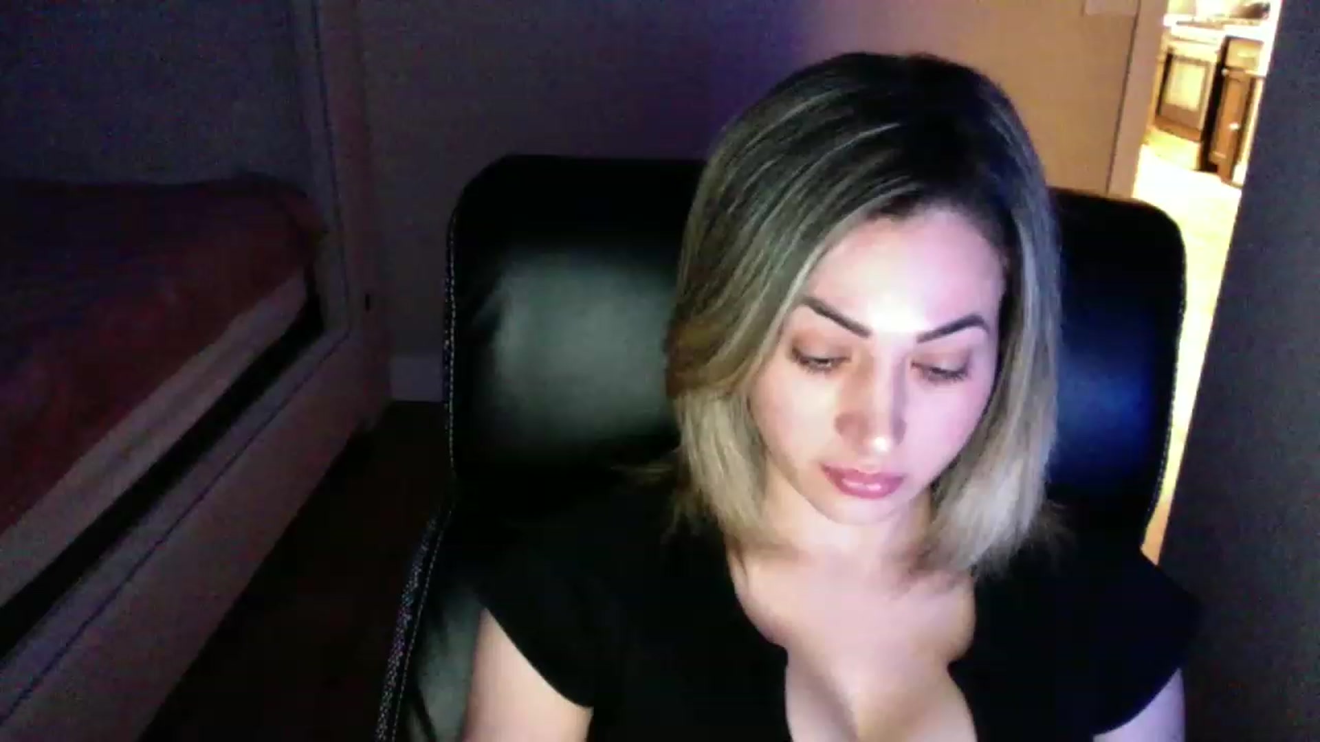 Gallery image thumbnail from CLARABENE's myfreecams stream on, 11/17/2022, 02:14 image 13 of 20
