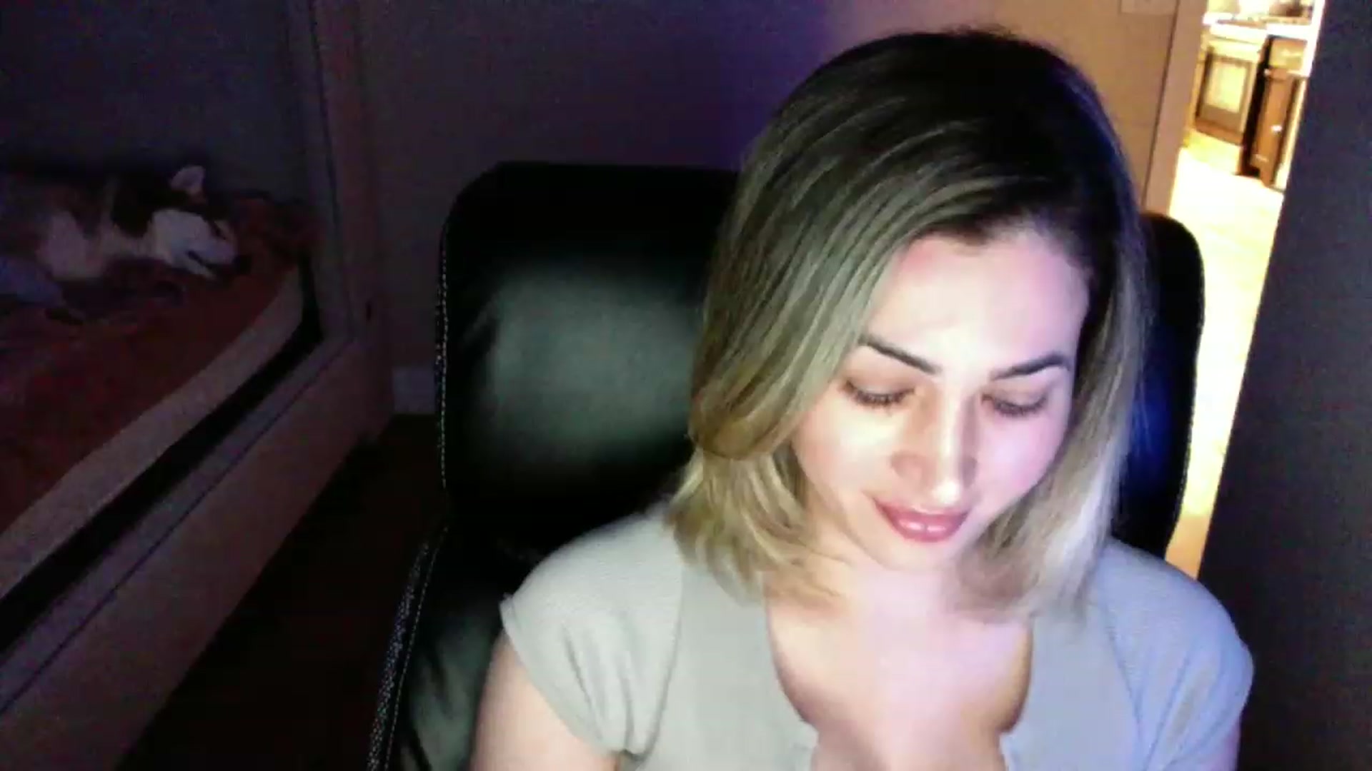 Gallery image thumbnail from CLARABENE's myfreecams stream on, 11/19/2022, 01:25 image 6 of 20