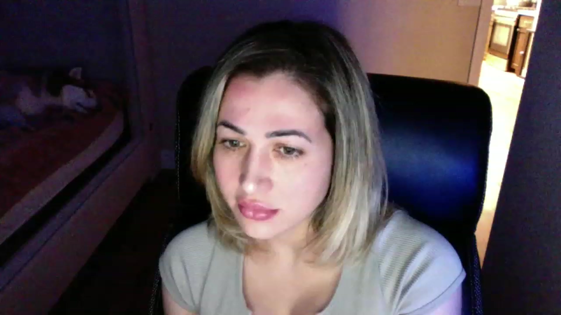 Gallery image thumbnail from CLARABENE's myfreecams stream on, 11/19/2022, 01:25 image 3 of 20
