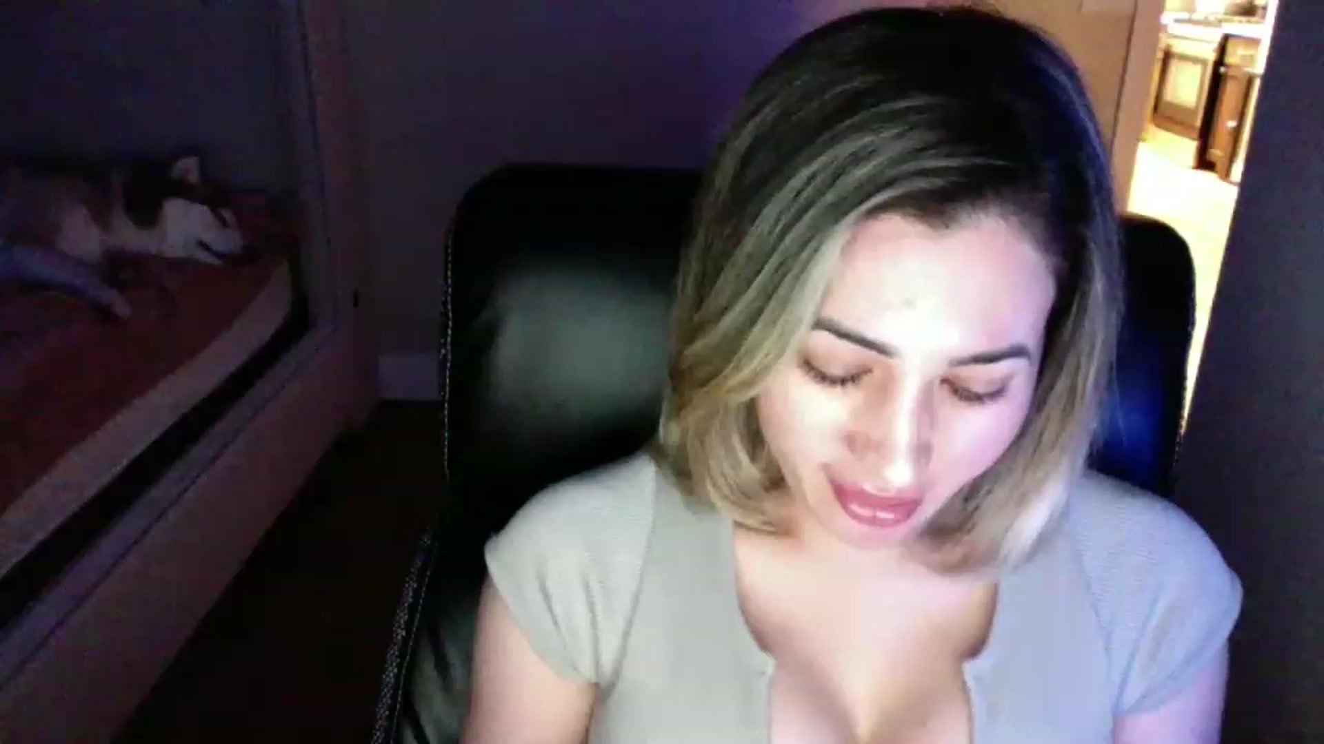 Gallery image thumbnail from CLARABENE's myfreecams stream on, 11/19/2022, 01:25 image 18 of 20