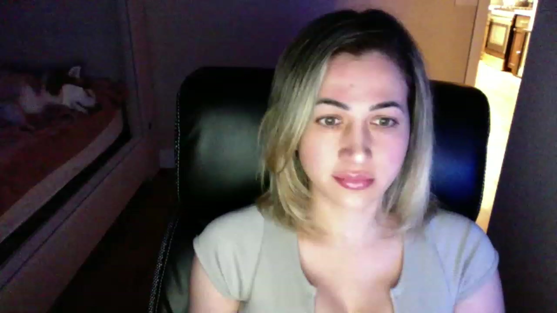 Gallery image thumbnail from CLARABENE's myfreecams stream on, 11/19/2022, 01:25 image 1 of 20