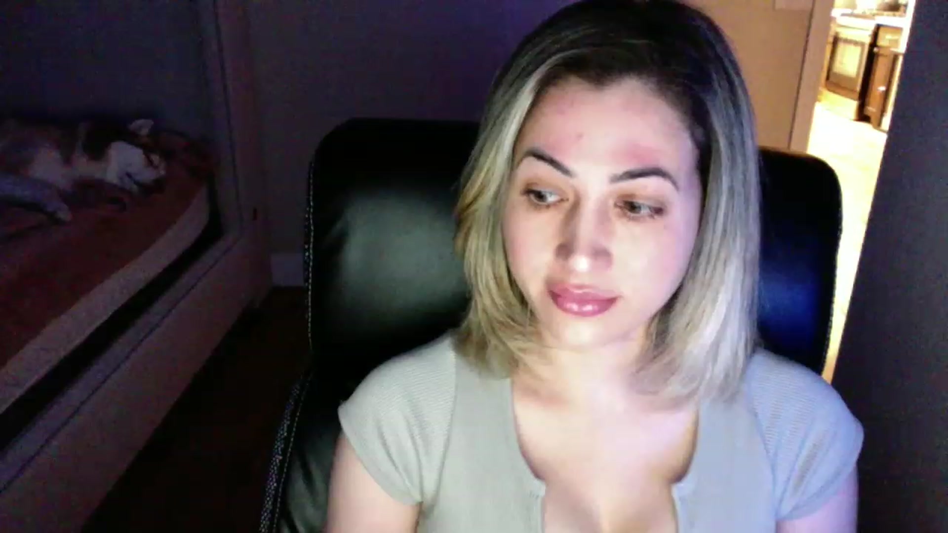 Gallery image thumbnail from CLARABENE's myfreecams stream on, 11/19/2022, 01:25 image 12 of 20