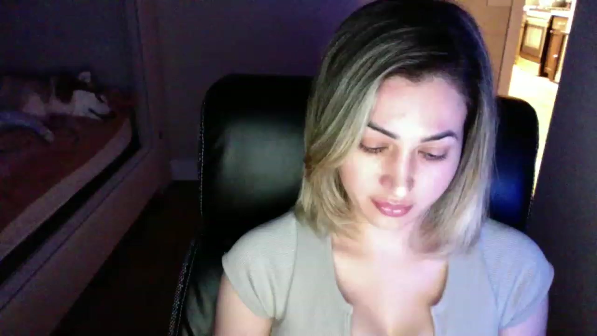 Gallery image thumbnail from CLARABENE's myfreecams stream on, 11/19/2022, 01:25 image 20 of 20