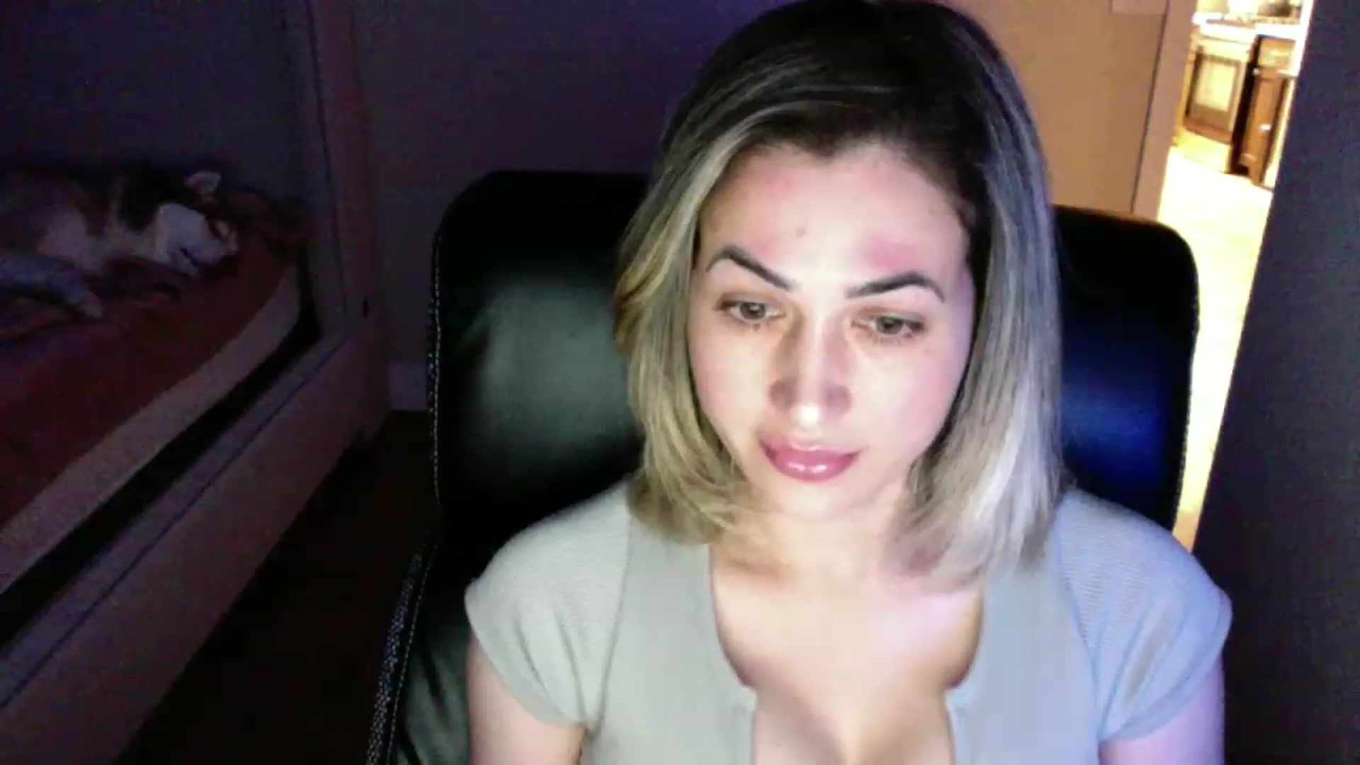 Gallery image thumbnail from CLARABENE's myfreecams stream on, 11/19/2022, 01:25 image 11 of 20
