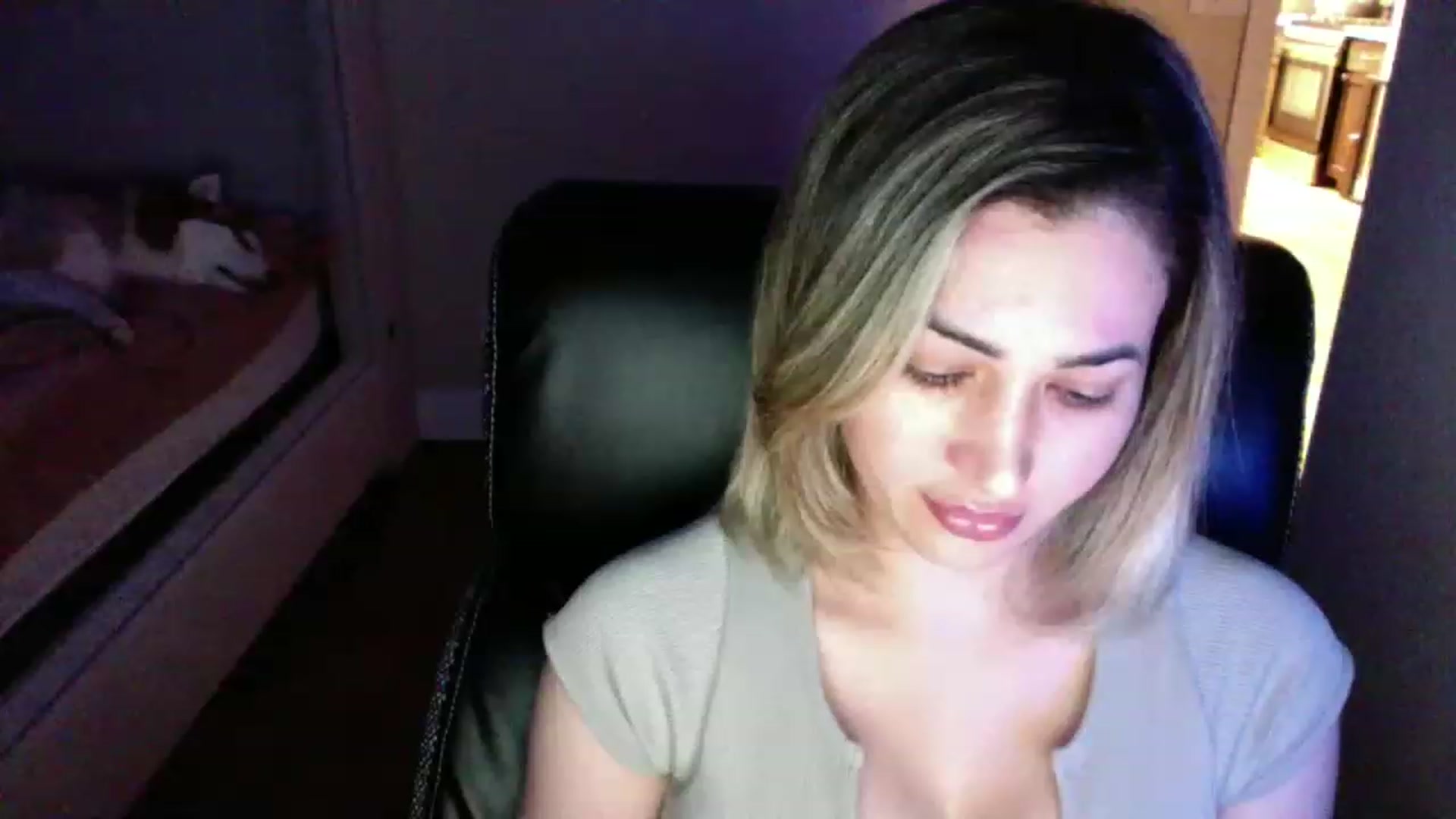 Gallery image thumbnail from CLARABENE's myfreecams stream on, 11/19/2022, 01:25 image 19 of 20