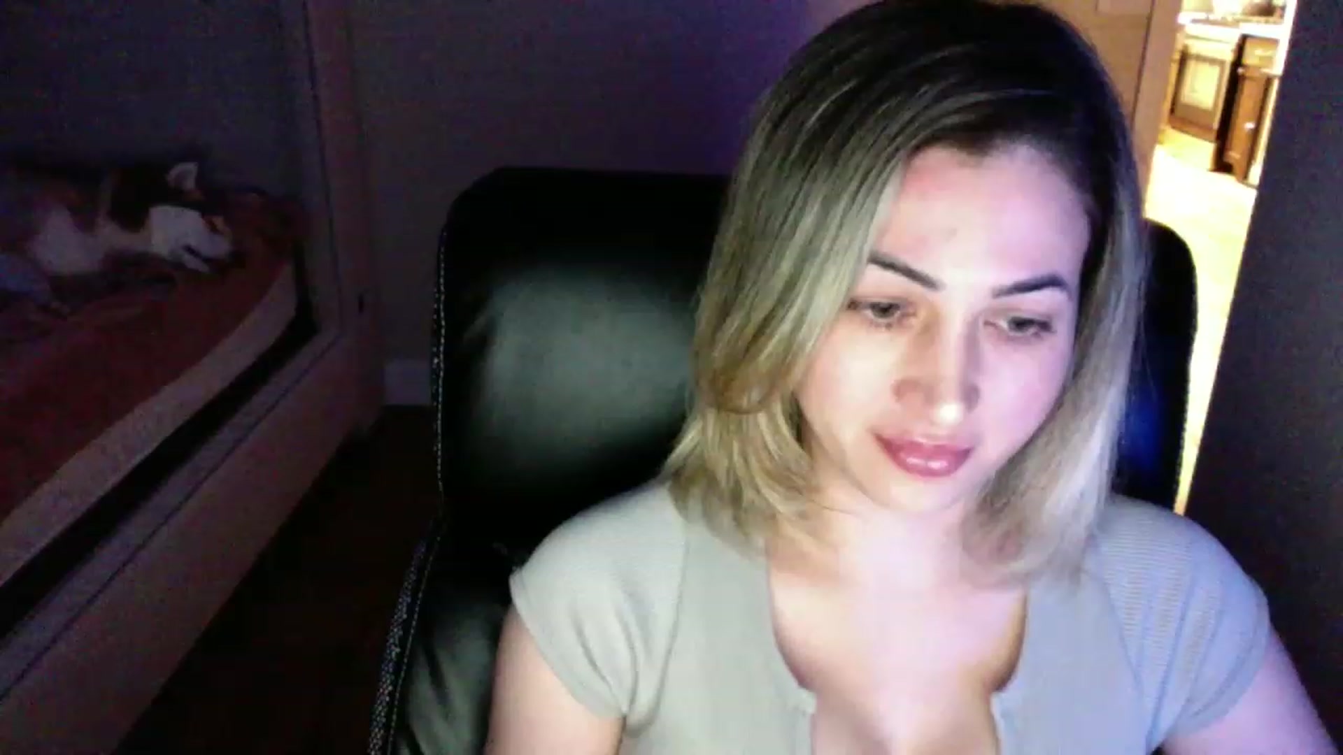 Gallery image thumbnail from CLARABENE's myfreecams stream on, 11/19/2022, 01:25 image 7 of 20