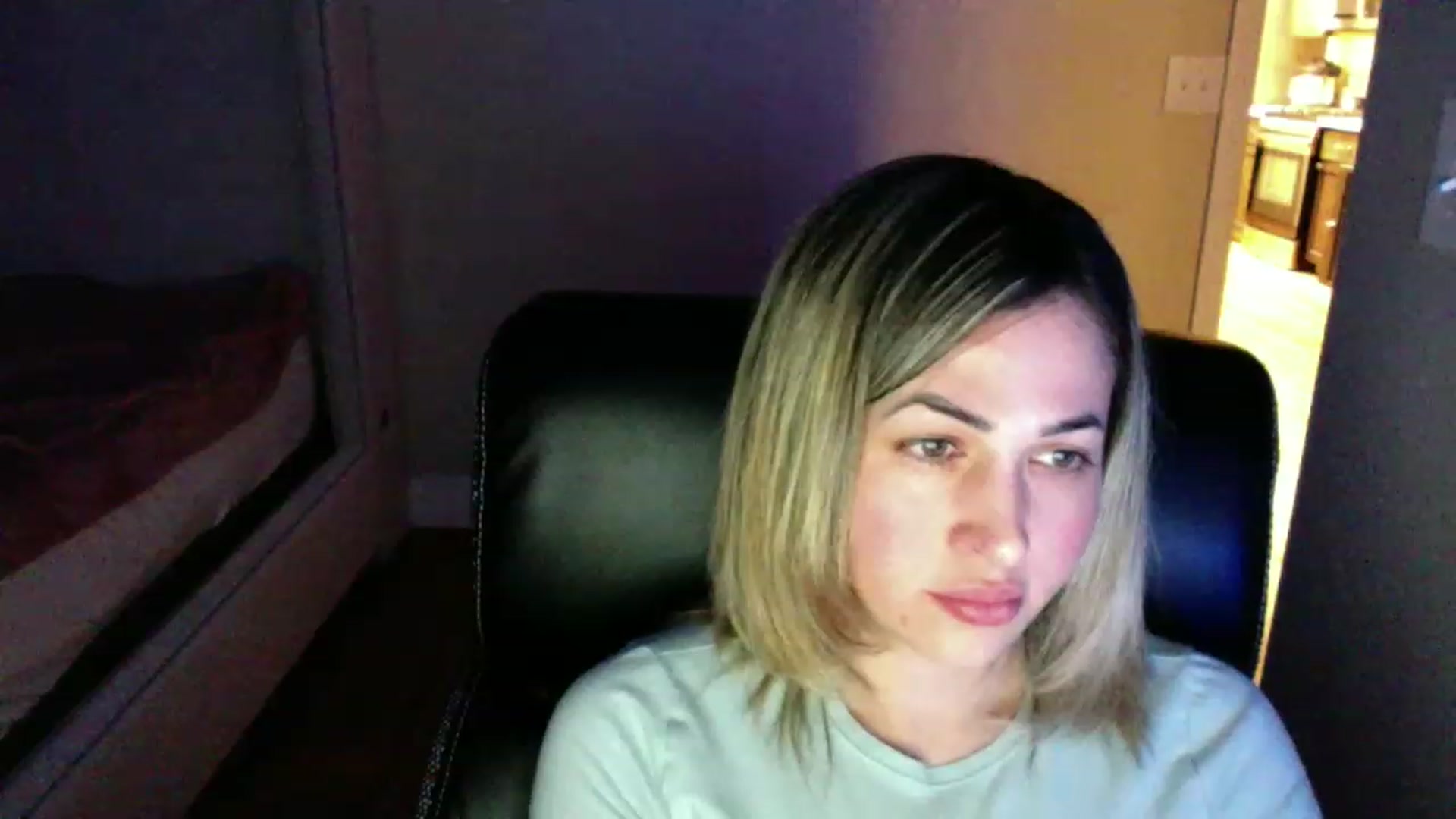Gallery image thumbnail from CLARABENE's myfreecams stream on, 11/21/2022, 02:17 image 19 of 20