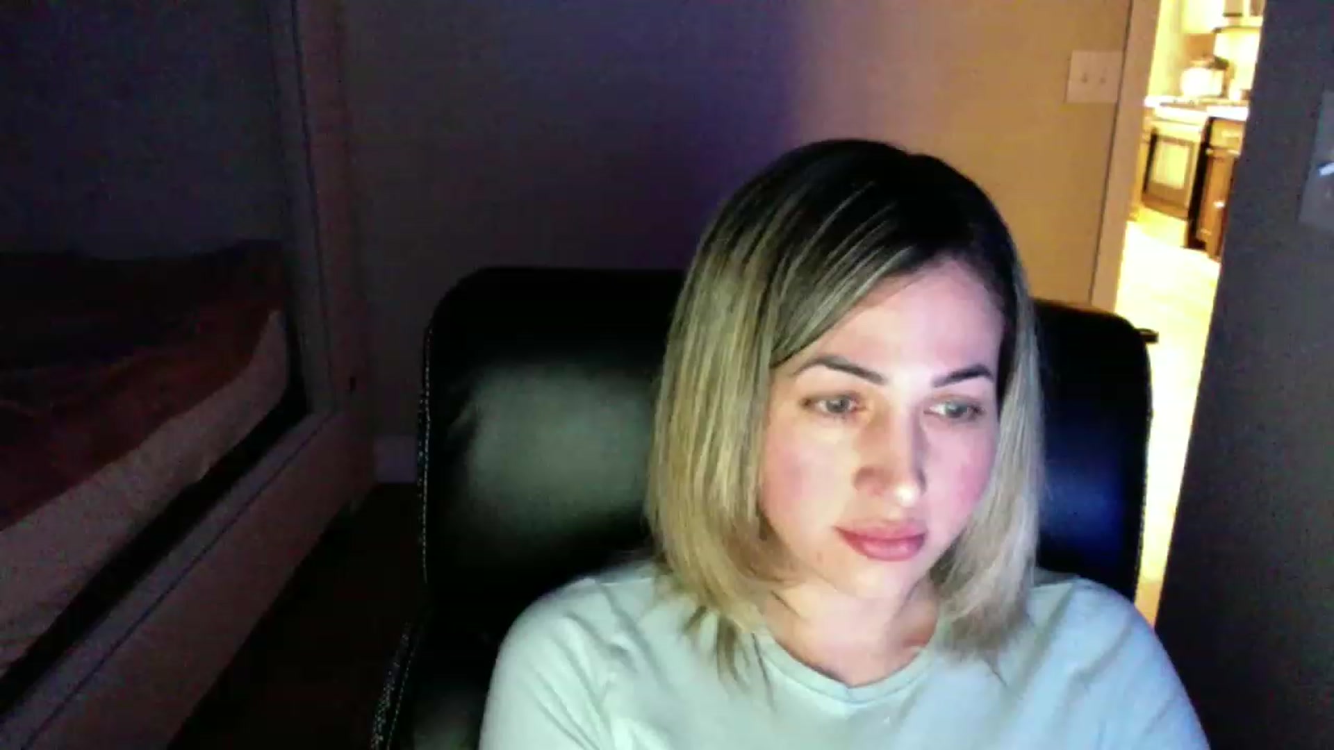 Gallery image thumbnail from CLARABENE's myfreecams stream on, 11/21/2022, 02:17 image 3 of 20