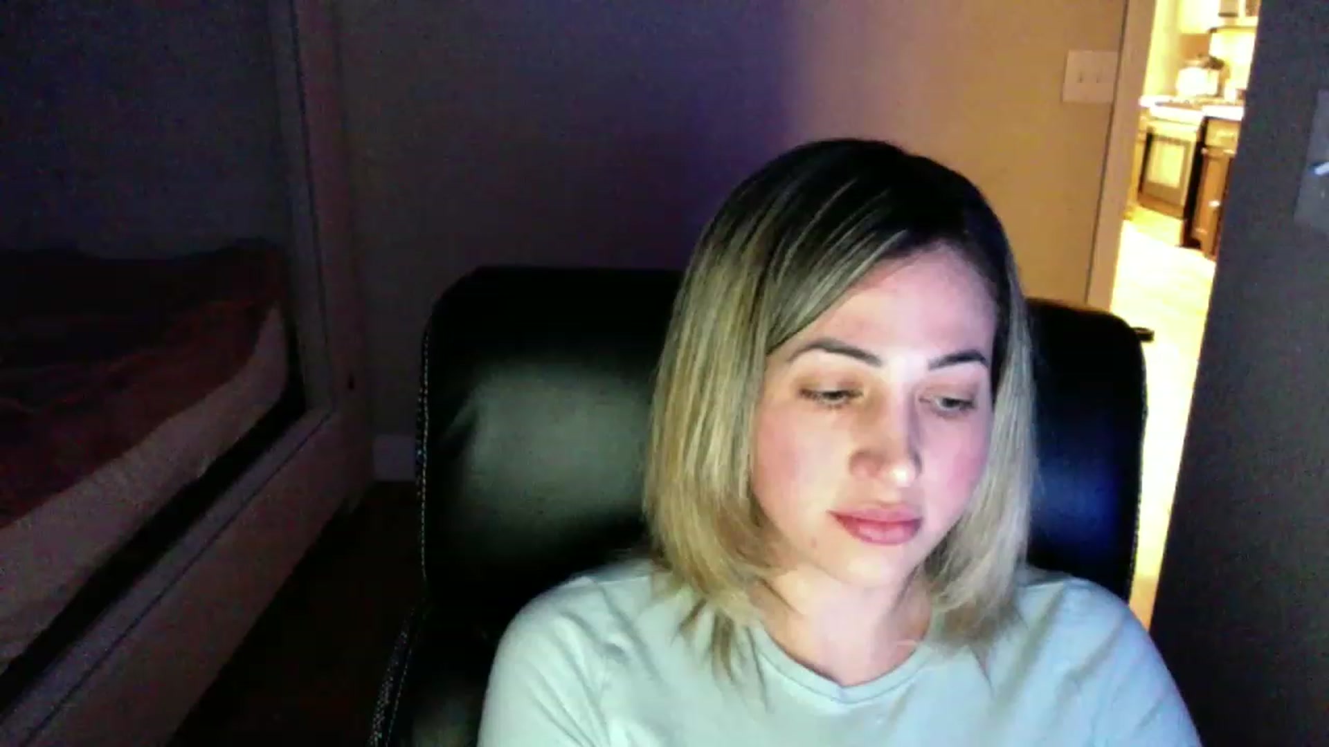 Gallery image thumbnail from CLARABENE's myfreecams stream on, 11/21/2022, 02:17 image 4 of 20
