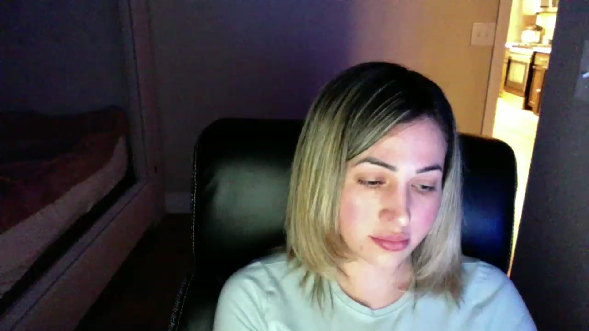 Gallery image thumbnail from CLARABENE's myfreecams stream on, 11/21/2022, 02:17 image 18 of 20