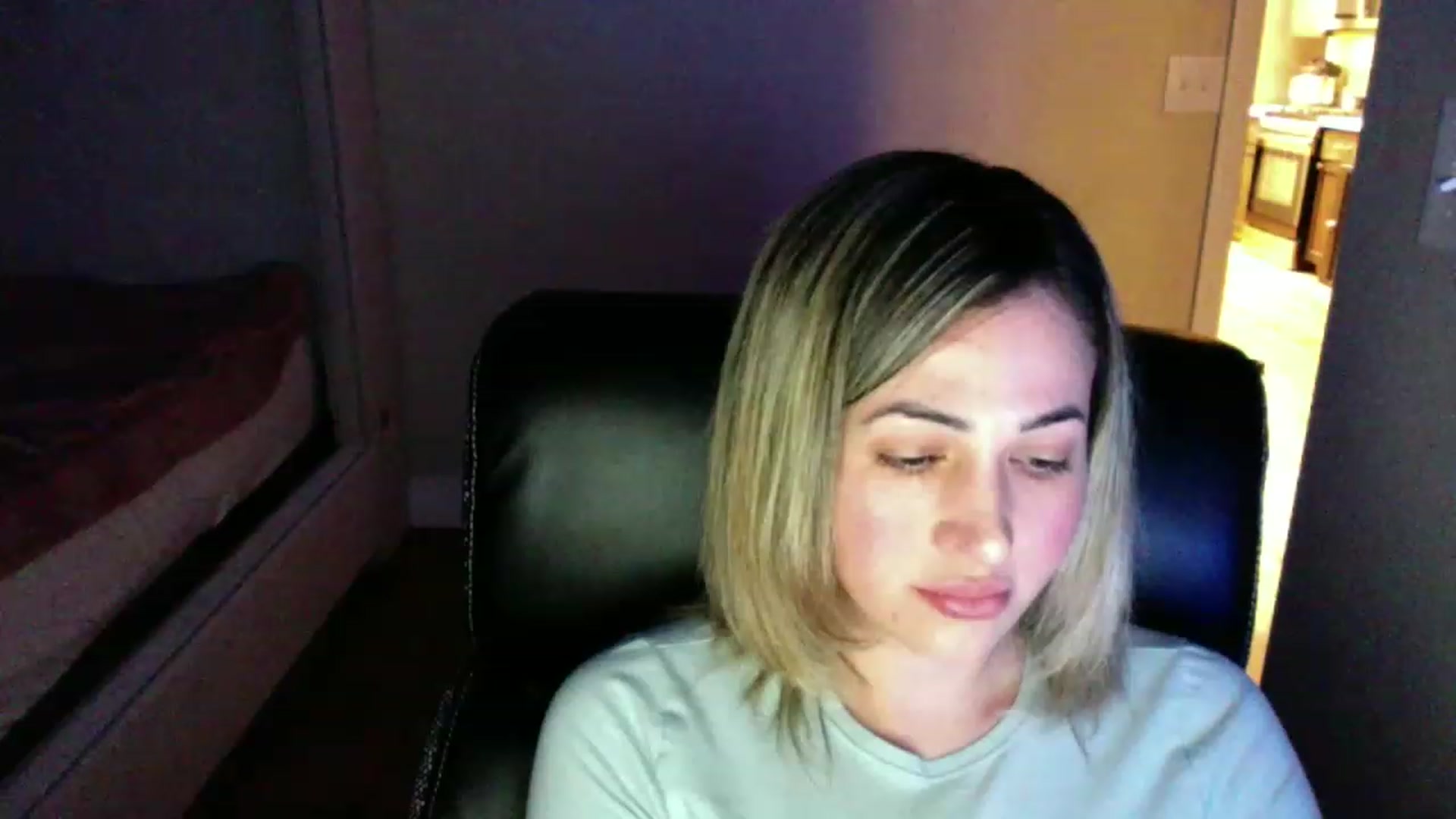 Gallery image thumbnail from CLARABENE's myfreecams stream on, 11/21/2022, 02:17 image 9 of 20