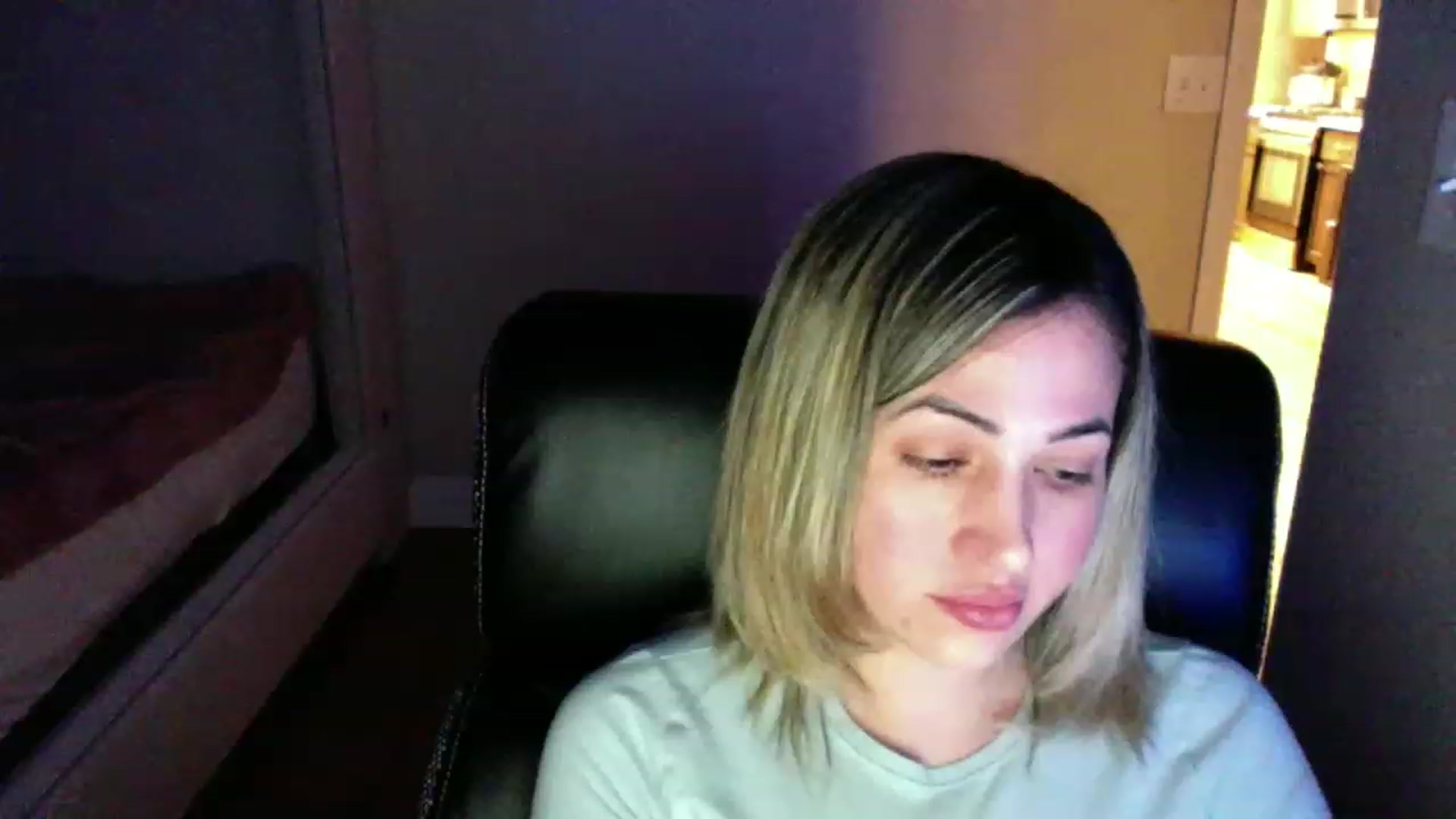 Gallery image thumbnail from CLARABENE's myfreecams stream on, 11/21/2022, 02:17 image 17 of 20
