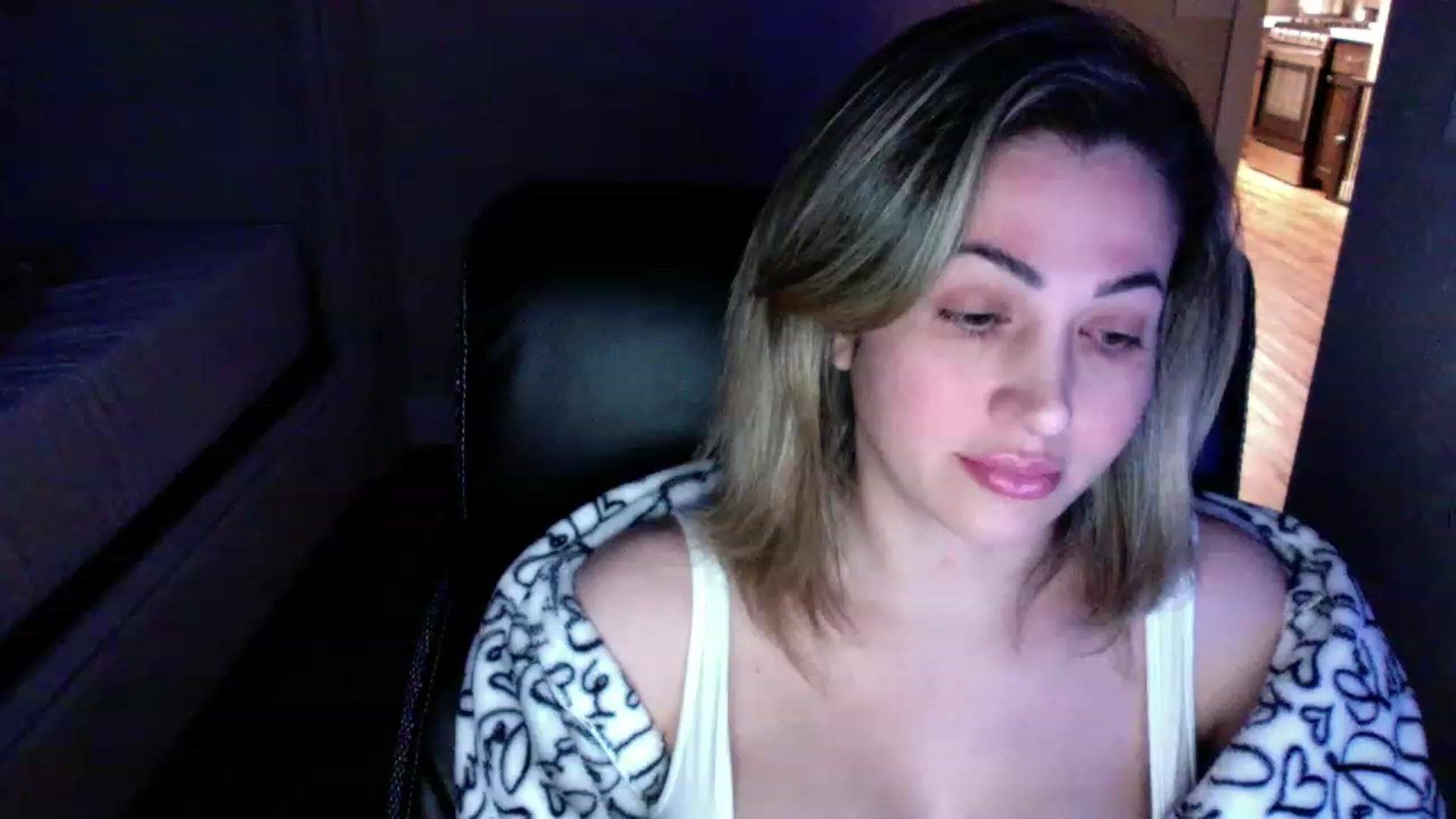 Gallery image thumbnail from CLARABENE's myfreecams stream on, 11/24/2022, 04:08 image 19 of 20