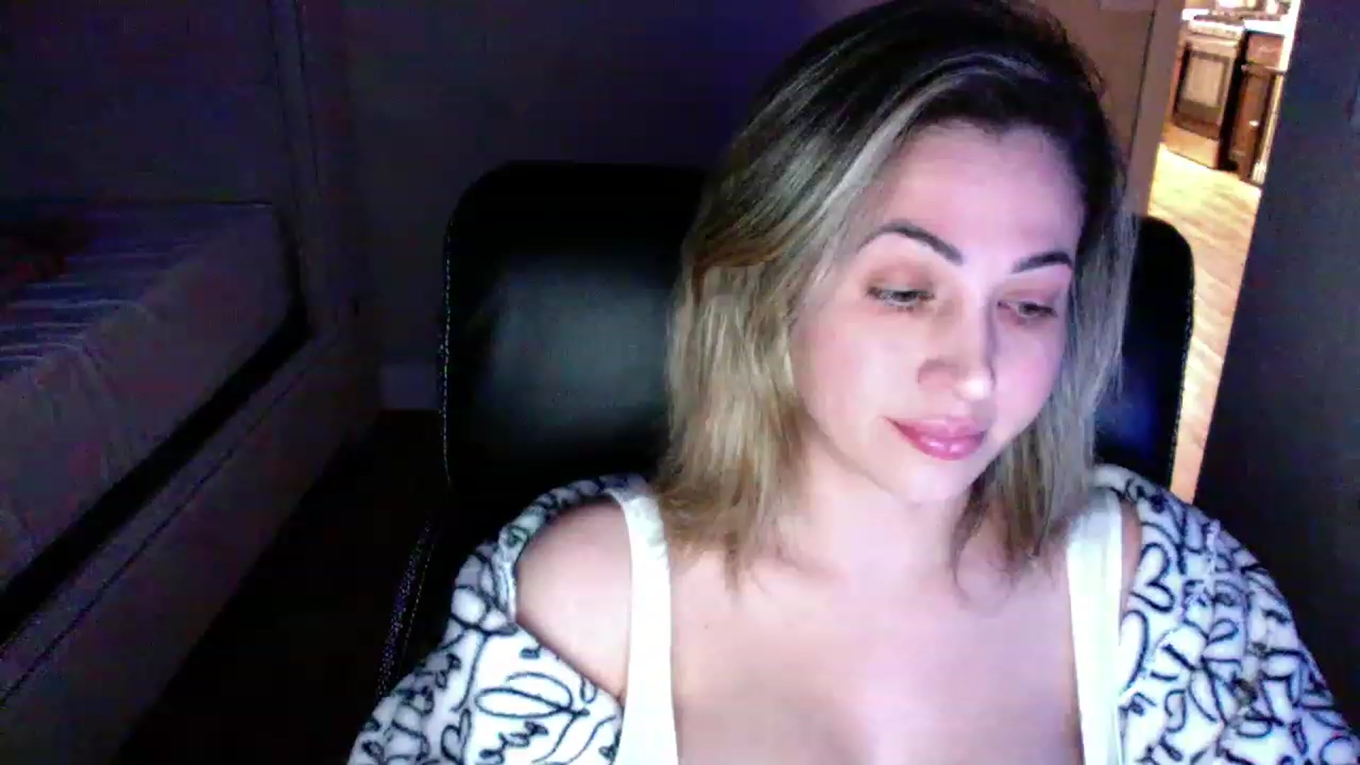 Gallery image thumbnail from CLARABENE's myfreecams stream on, 11/24/2022, 04:08 image 16 of 20