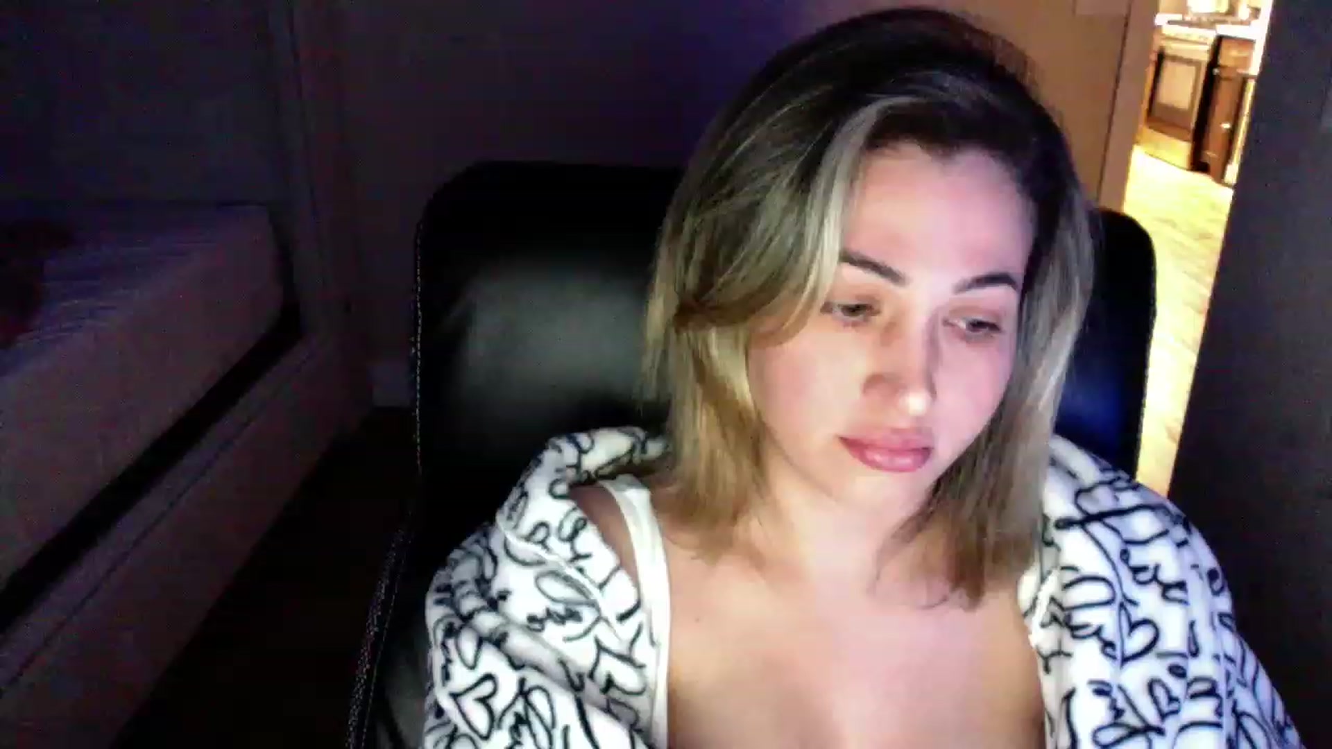 Gallery image thumbnail from CLARABENE's myfreecams stream on, 11/24/2022, 05:10 image 16 of 20