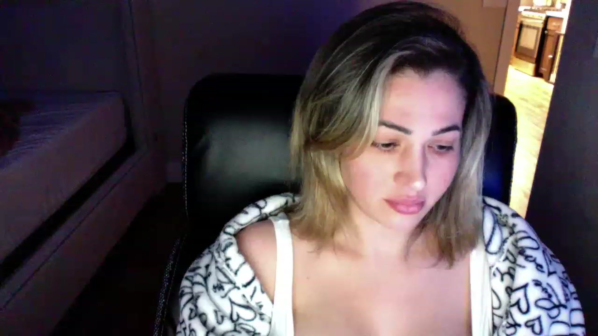 Gallery image thumbnail from CLARABENE's myfreecams stream on, 11/24/2022, 05:10 image 14 of 20