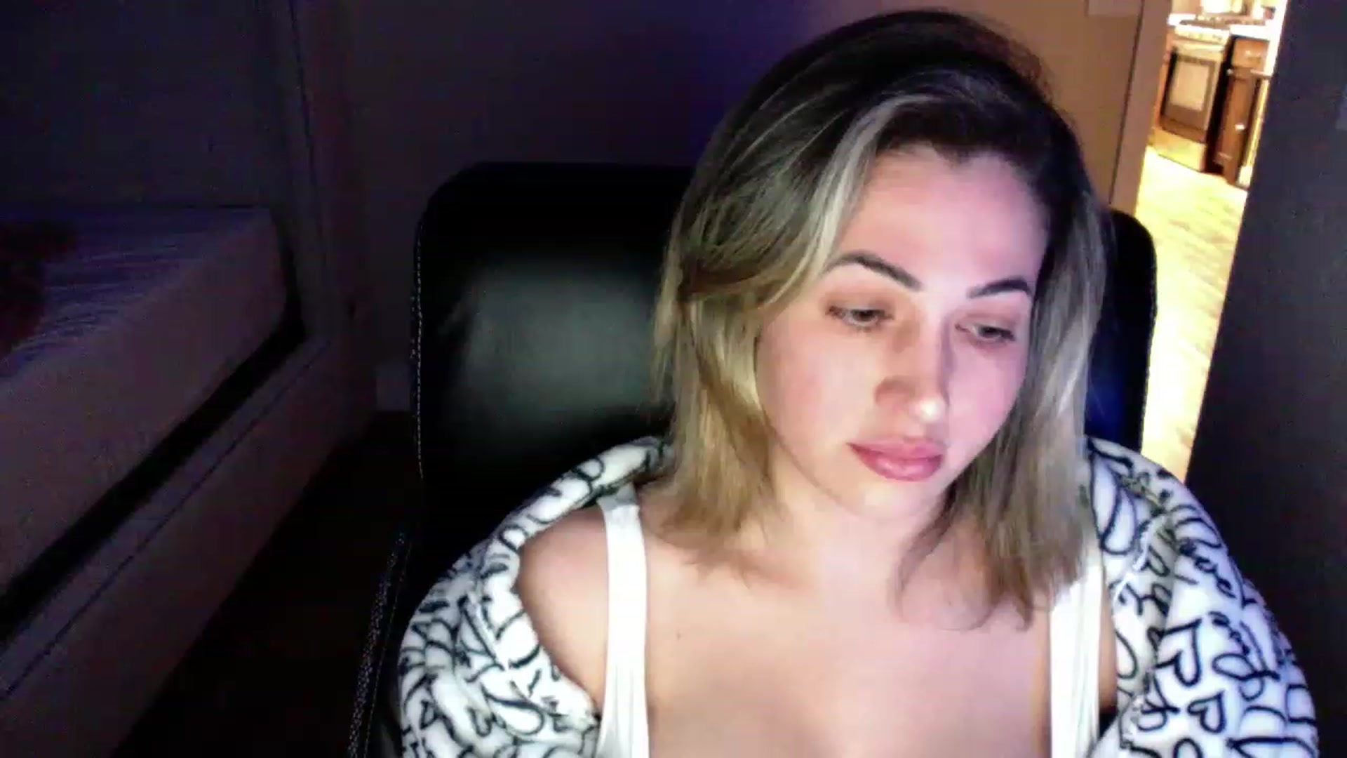 Gallery image thumbnail from CLARABENE's myfreecams stream on, 11/24/2022, 05:10 image 10 of 20