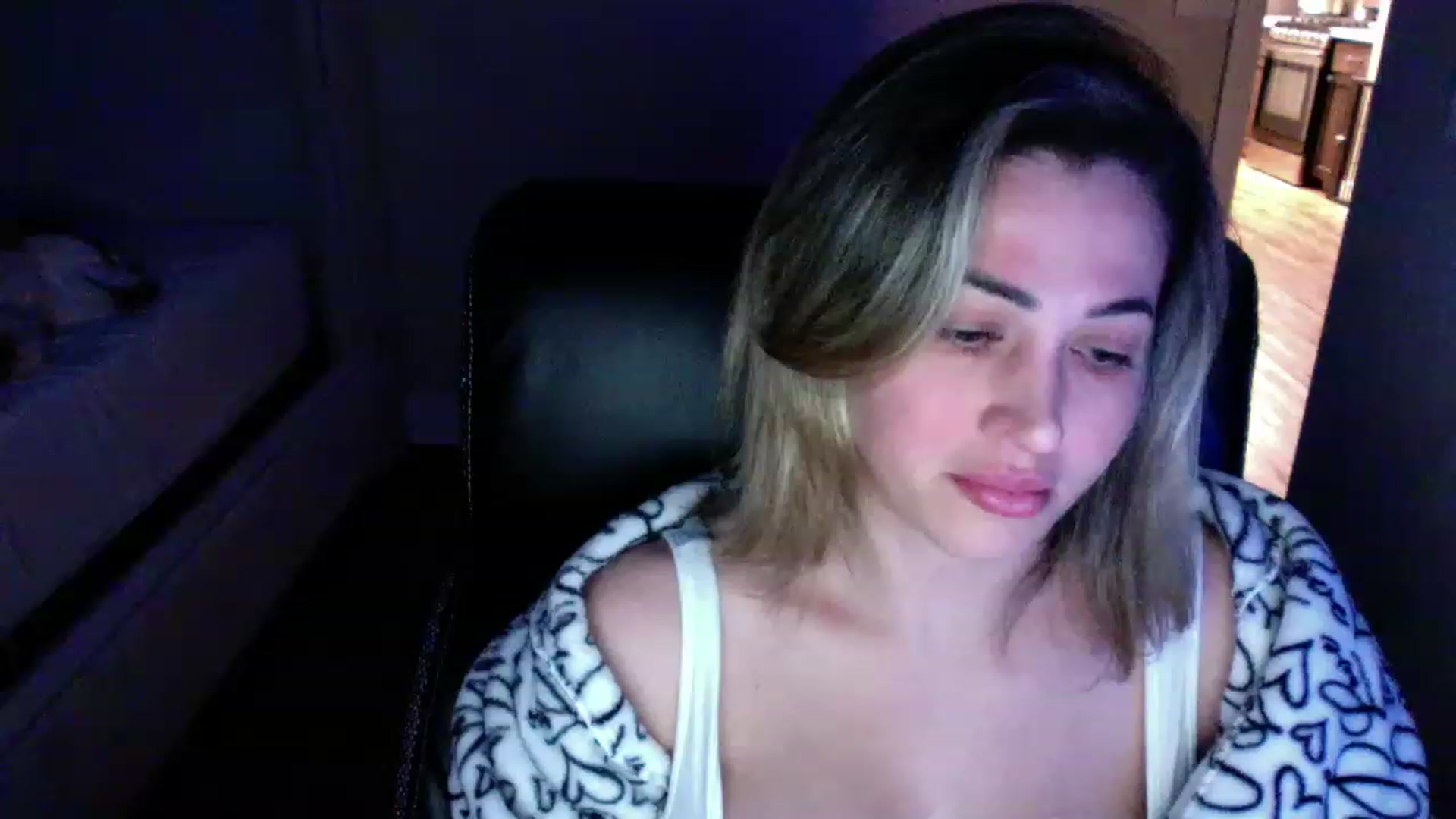 Gallery image thumbnail from CLARABENE's myfreecams stream on, 11/24/2022, 05:10 image 2 of 20