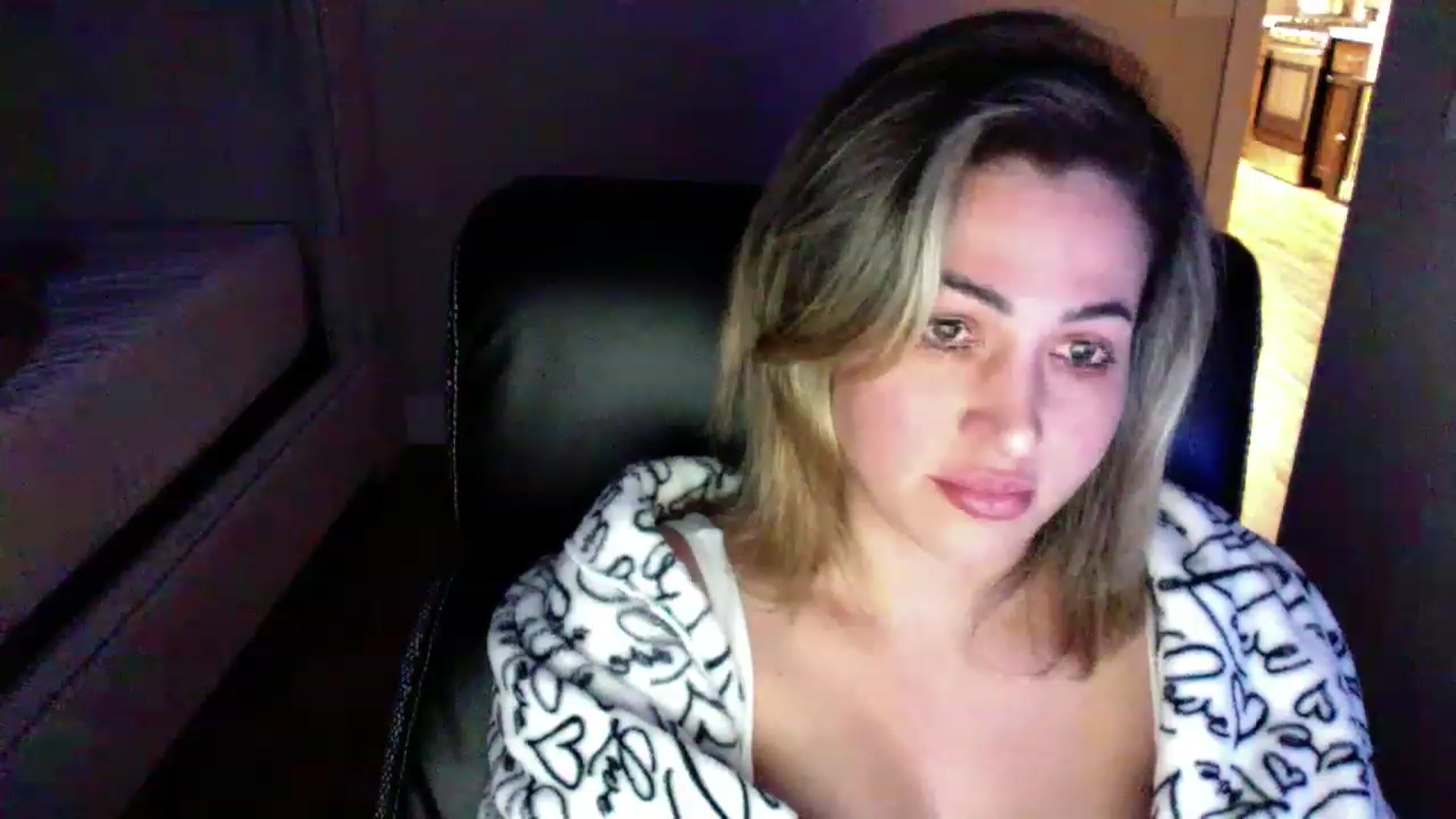 Gallery image thumbnail from CLARABENE's myfreecams stream on, 11/24/2022, 05:10 image 17 of 20